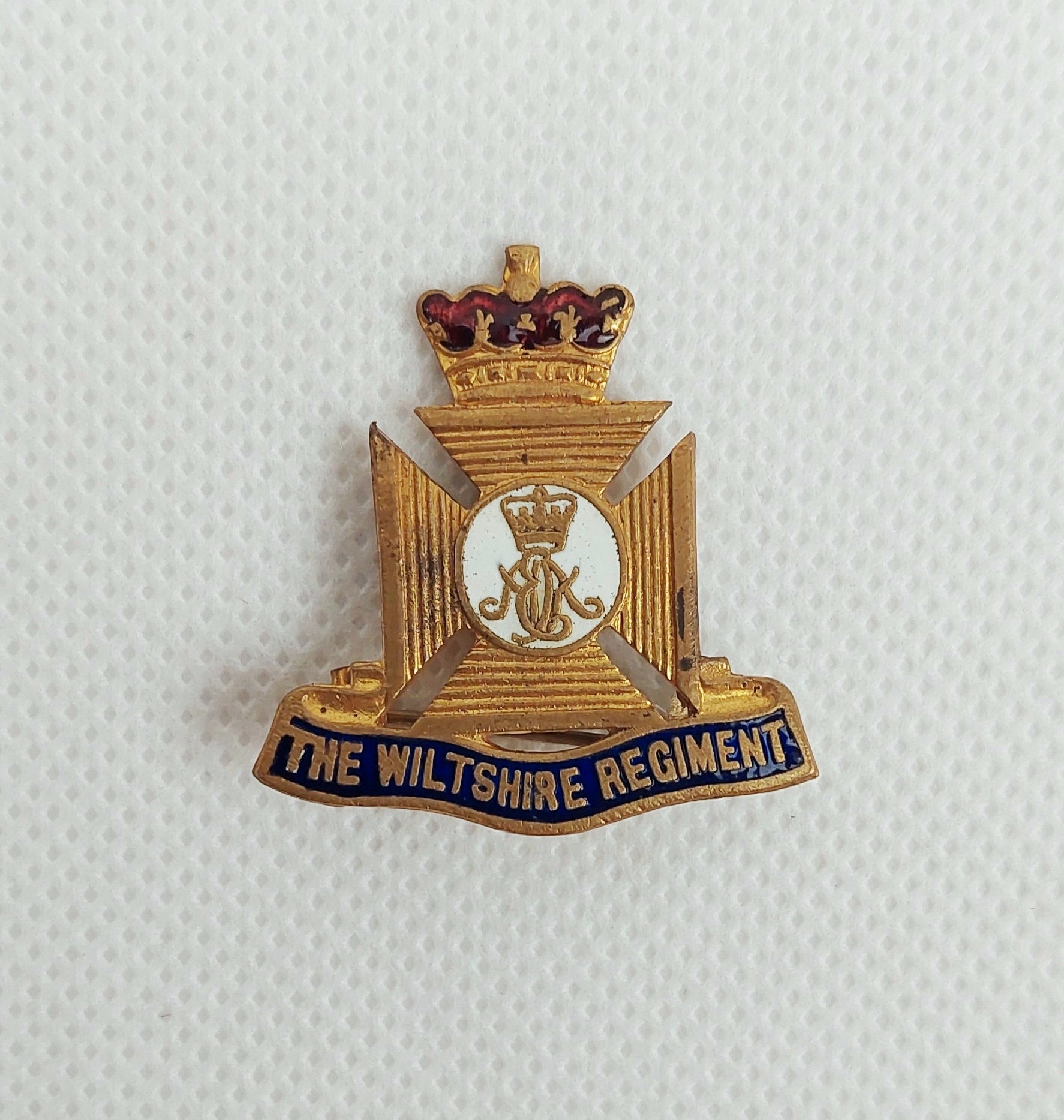 Brass & Enamel ‘The Wiltshire Regiment’ Sweetheart Badge
