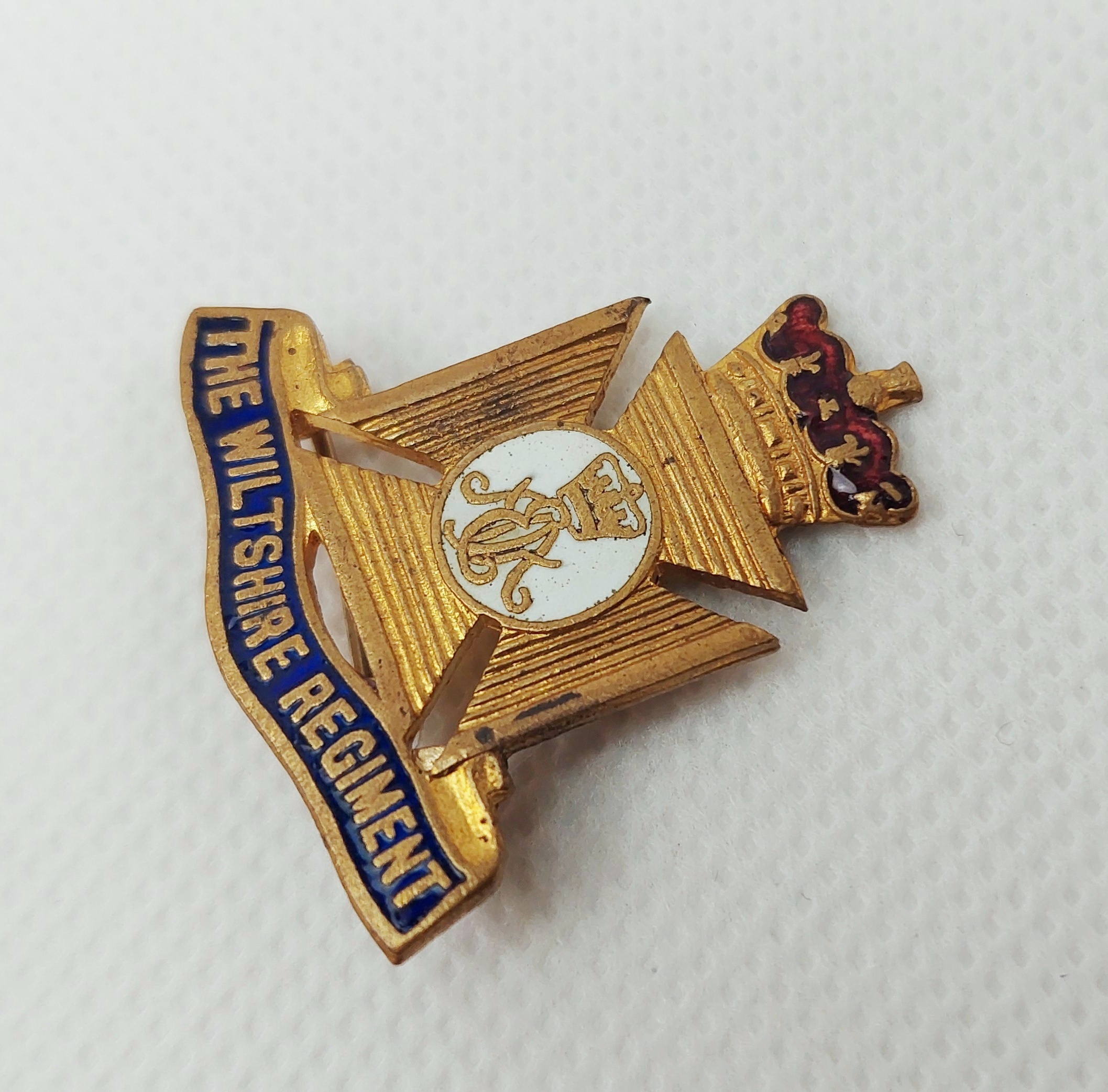 Brass & Enamel ‘The Wiltshire Regiment’ Sweetheart Badge - Image 2