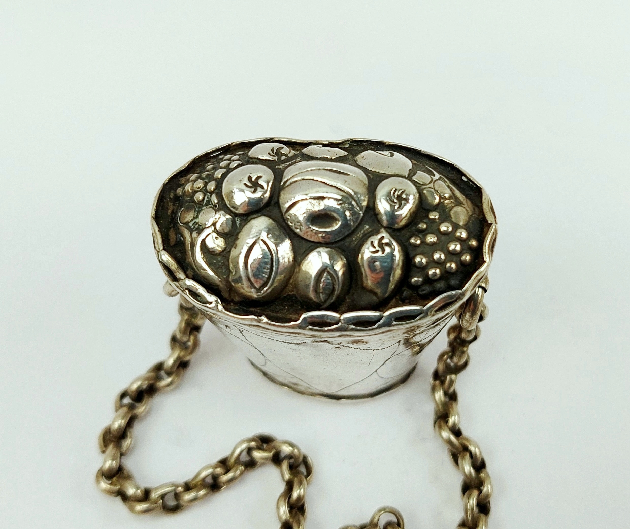 Dutch Silver Peppermint Box In The Form Of A Fruit Basket - Image 2