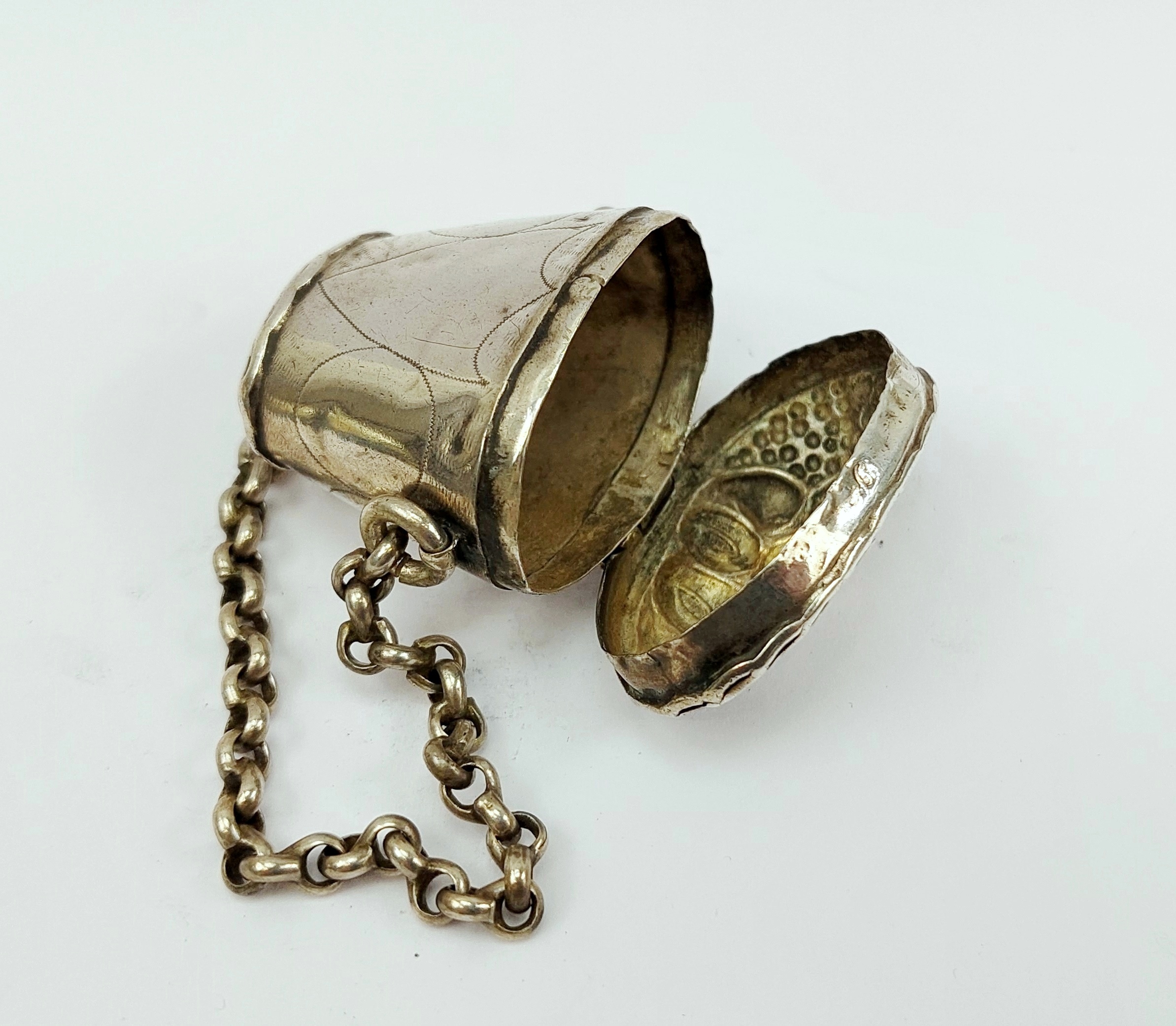 Dutch Silver Peppermint Box In The Form Of A Fruit Basket - Image 4