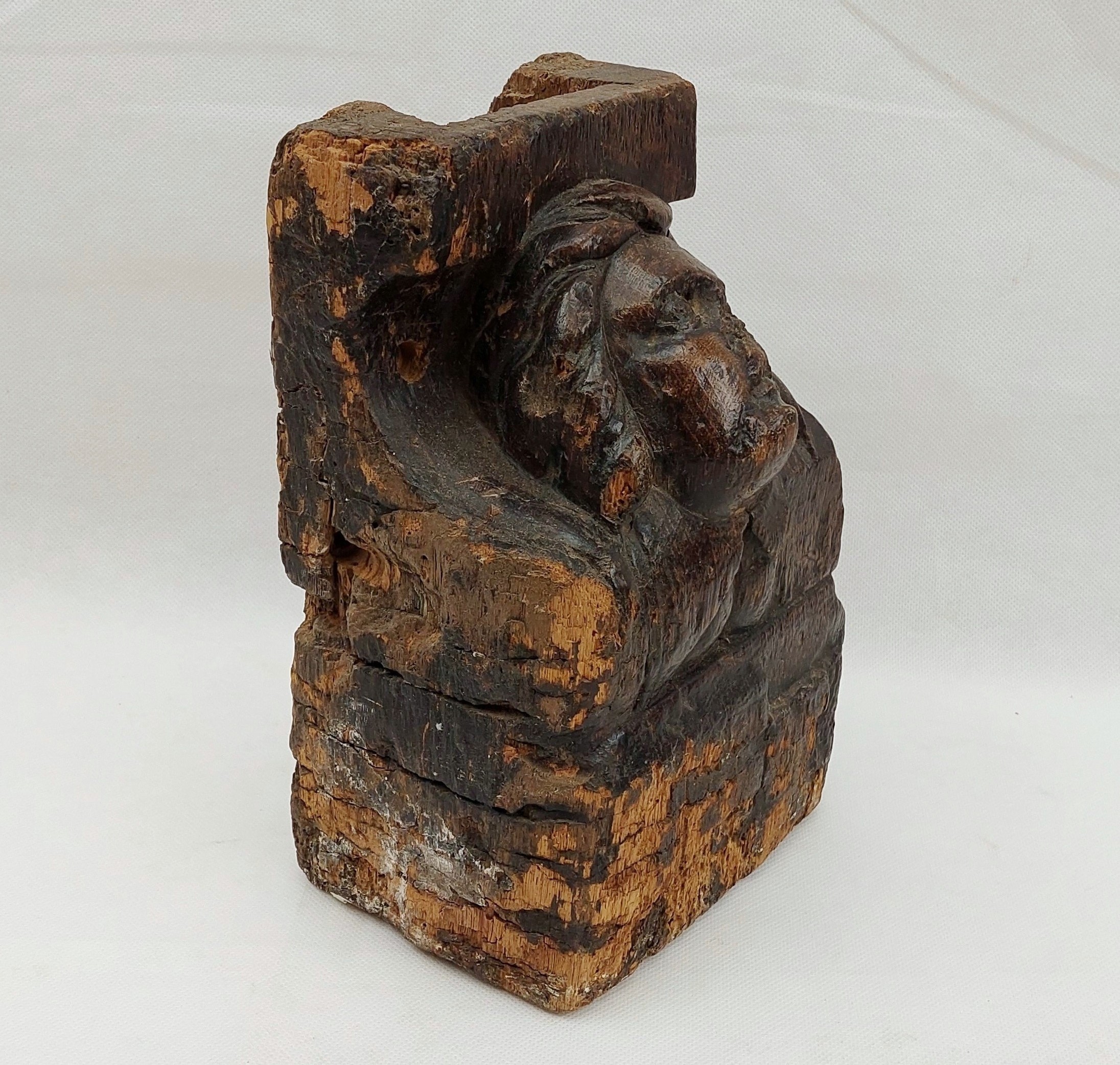 Pair Of 17th Century Oak Corbels With Carved Faces - Image 10