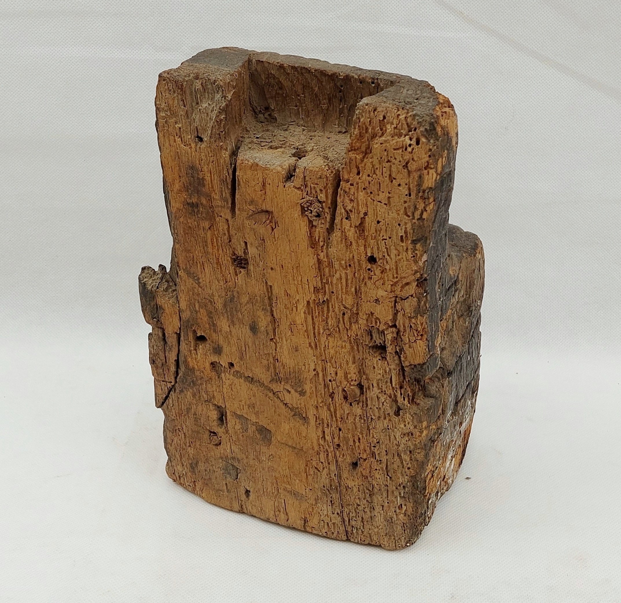 Pair Of 17th Century Oak Corbels With Carved Faces - Image 8