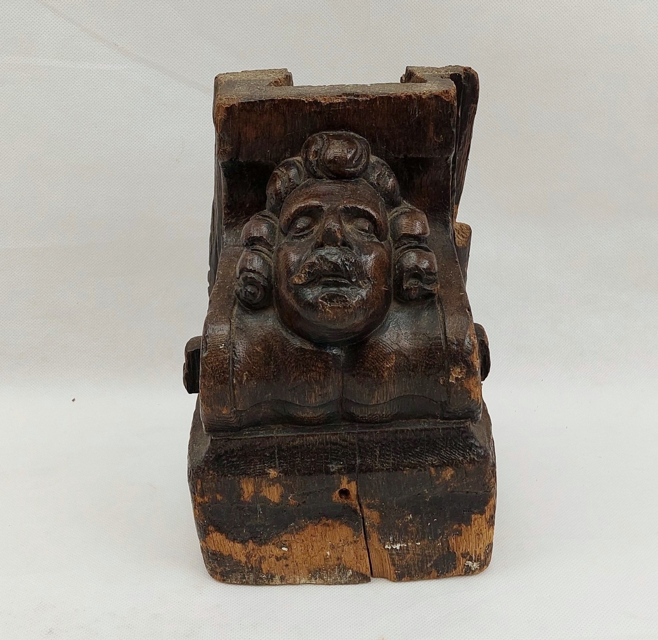 Pair Of 17th Century Oak Corbels With Carved Faces - Image 6