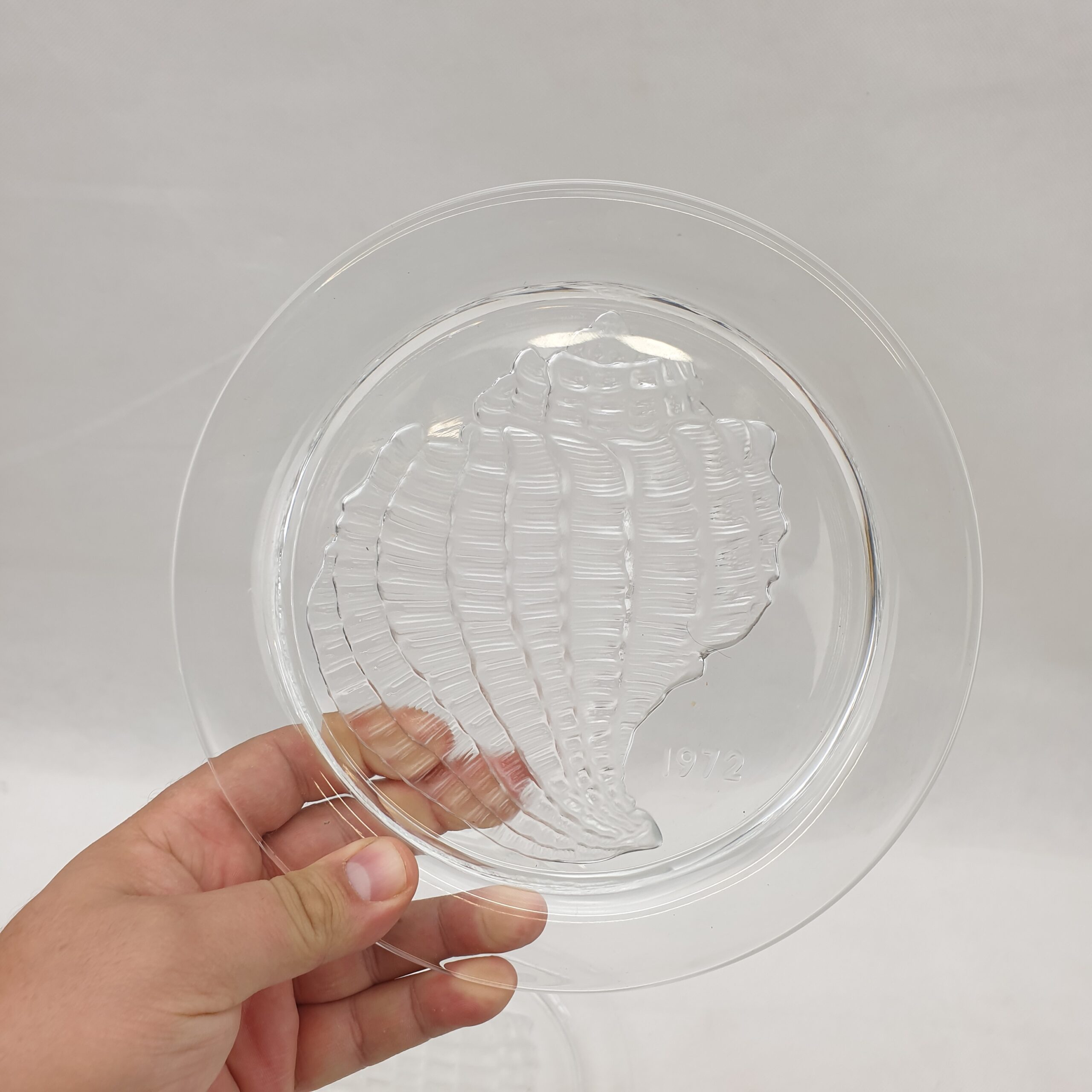 Pair Of Lalique 1972 Shell Plates Etched Lalique France - Image 5