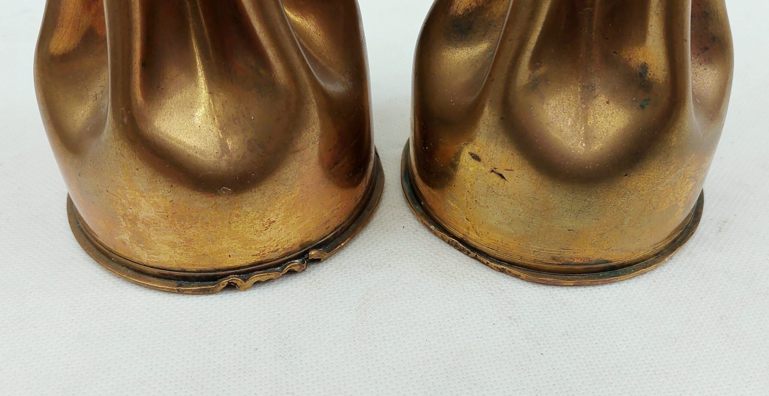 Pair Of WW1 German 1914/15 75mm Trench Art Shell Cases With Stylised Roses - Image 2