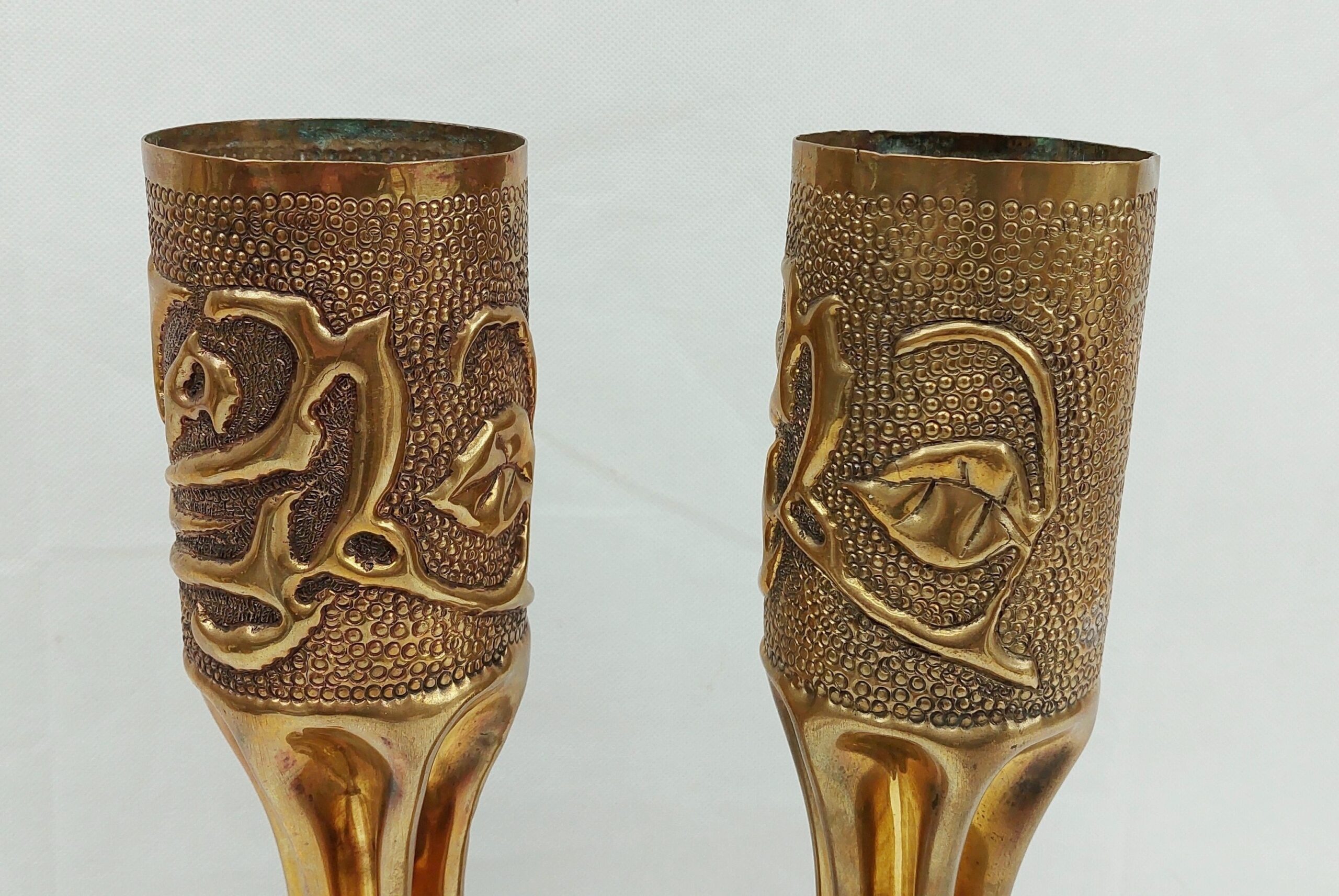 Pair Of WW1 German 1914/15 75mm Trench Art Shell Cases With Stylised Roses - Image 9