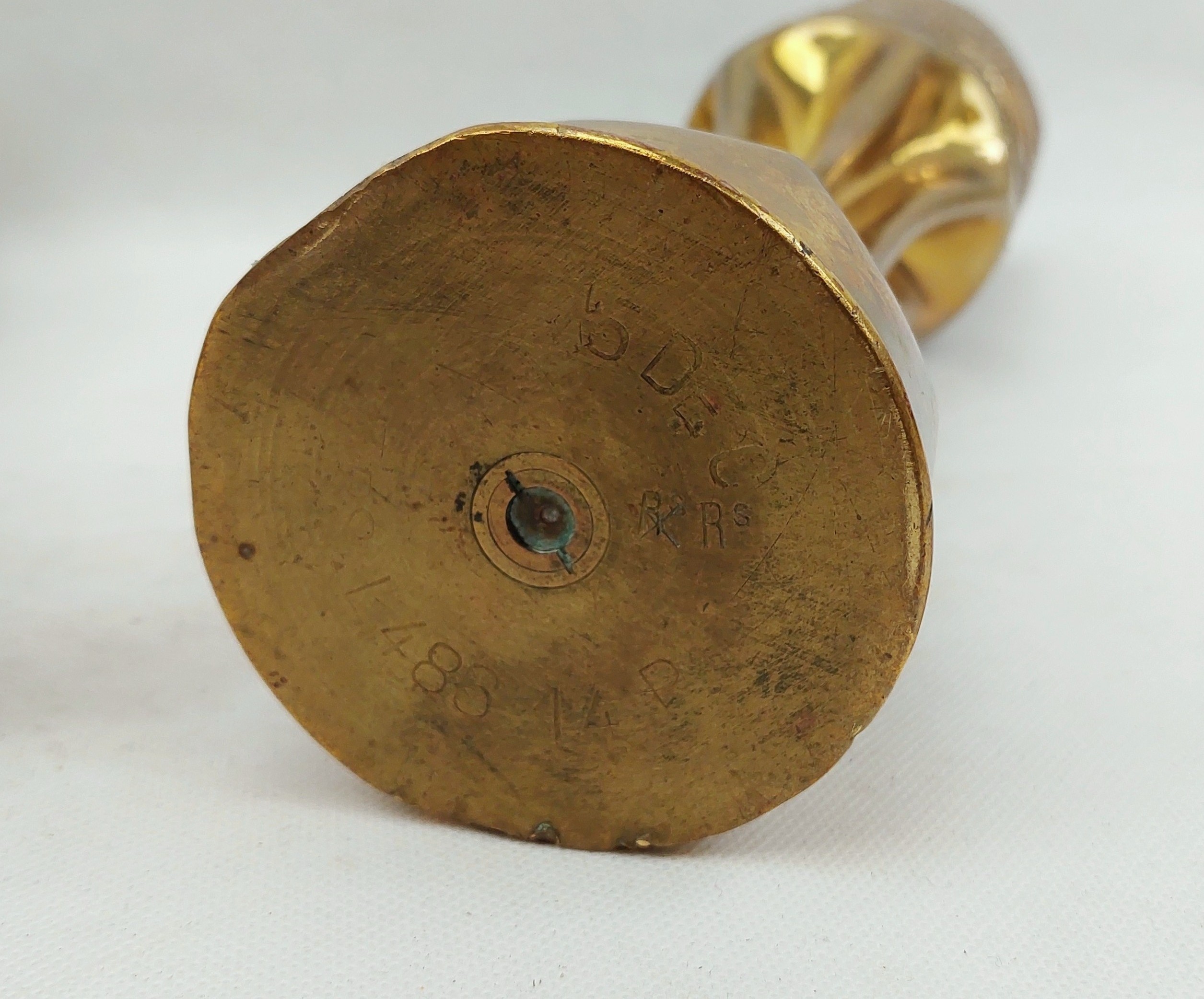 Pair Of WW1 German 1914/15 75mm Trench Art Shell Cases With Stylised Roses - Image 3