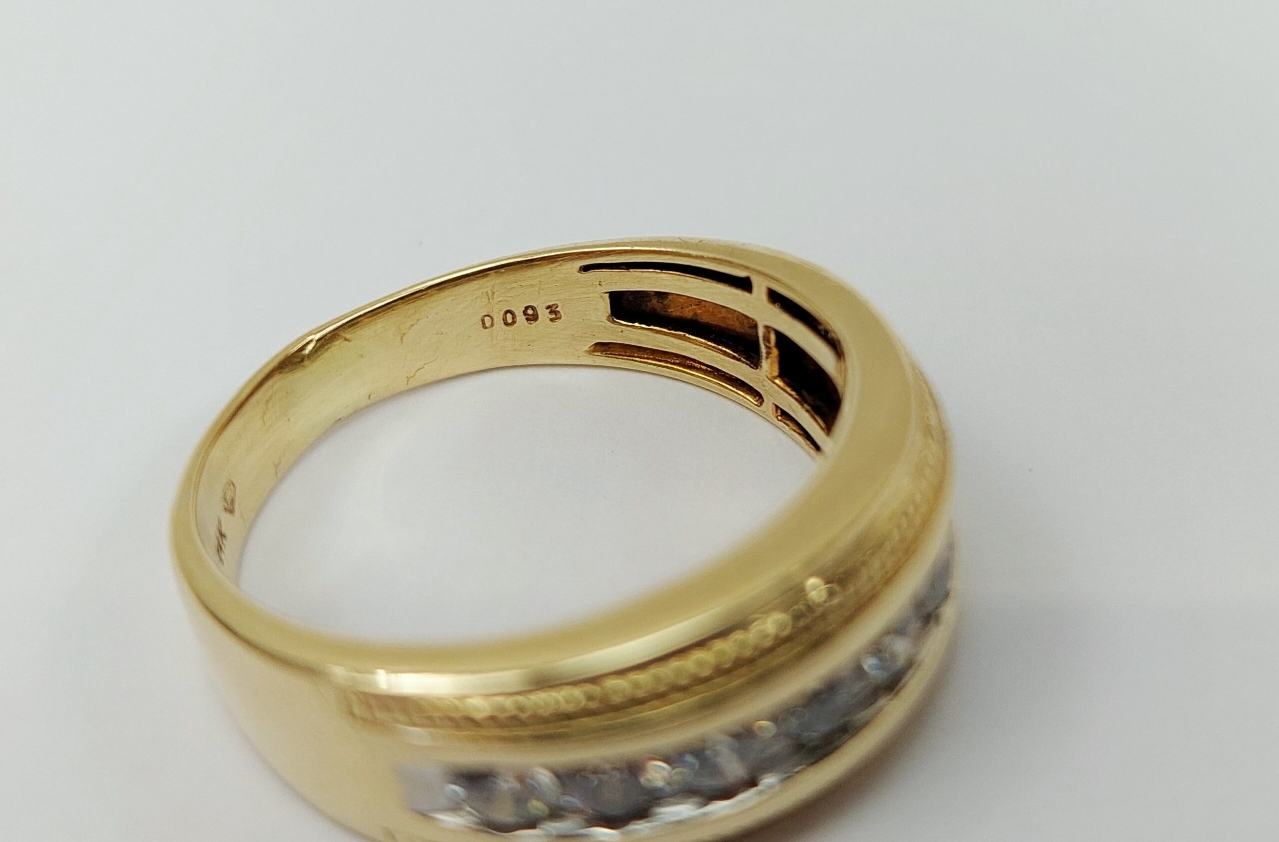 Gents 14ct Yellow Gold 9 Stone 0.84CTW Diamond Ring UK Size X, US 11.75 - Image 5