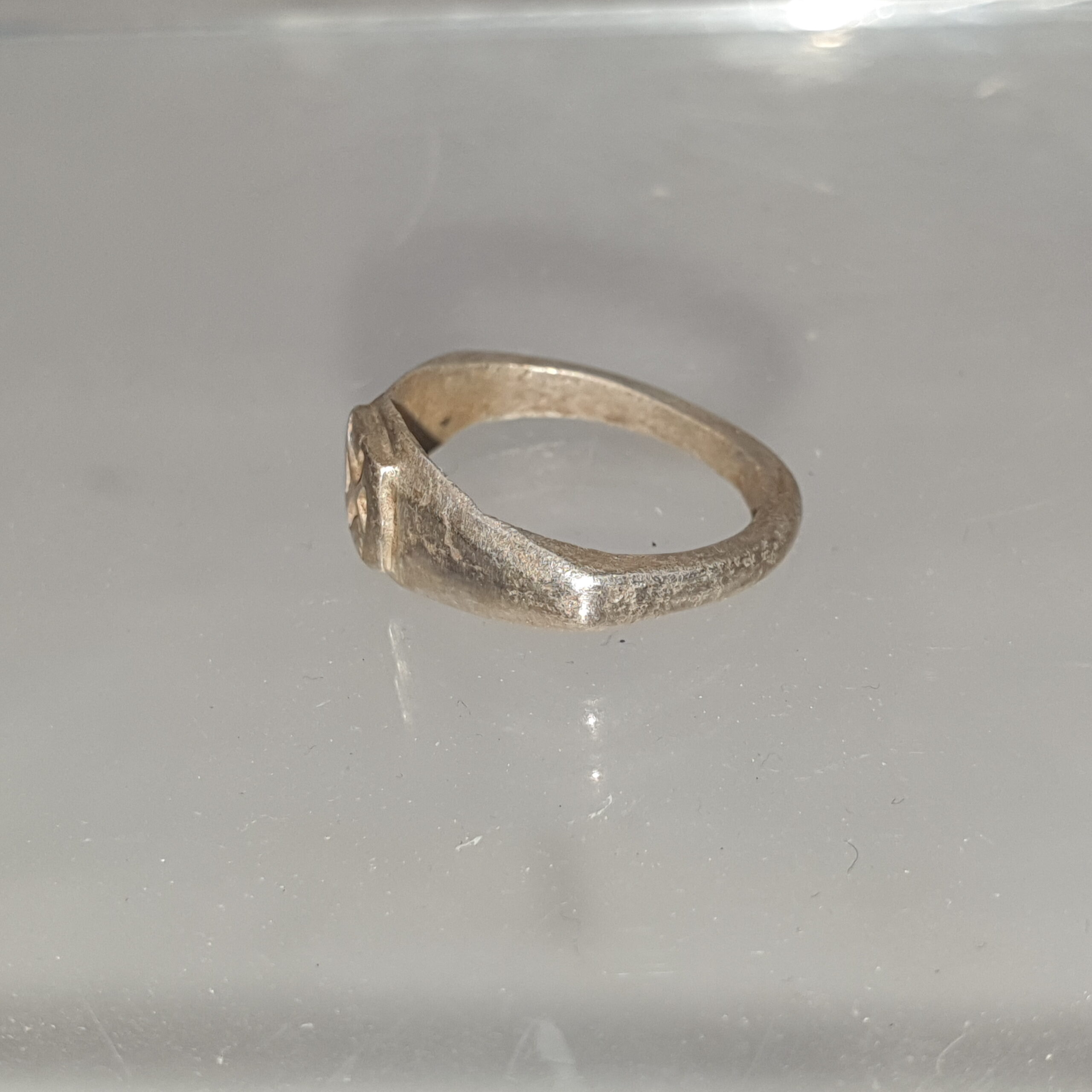 Silver Roman Ring With X To The Centre - Image 2