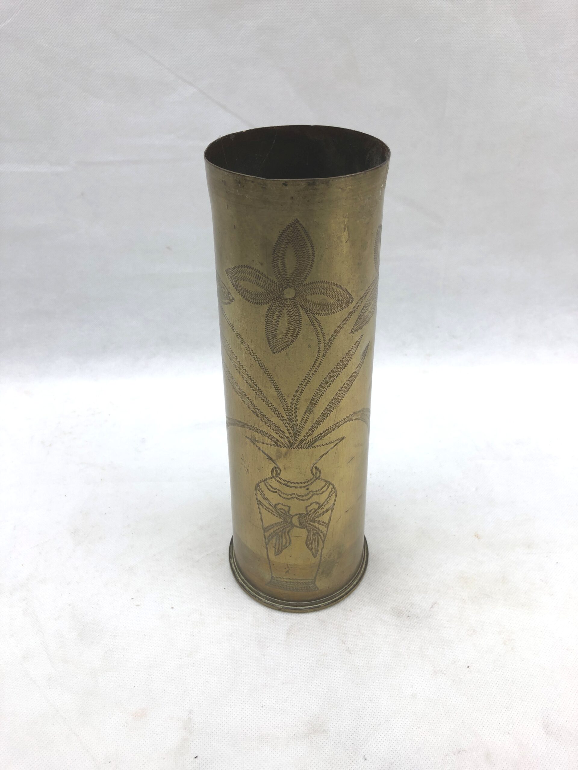 WW1 1918 British 18 Pounder Trench Art Shell Case With Flowers In An Urn
