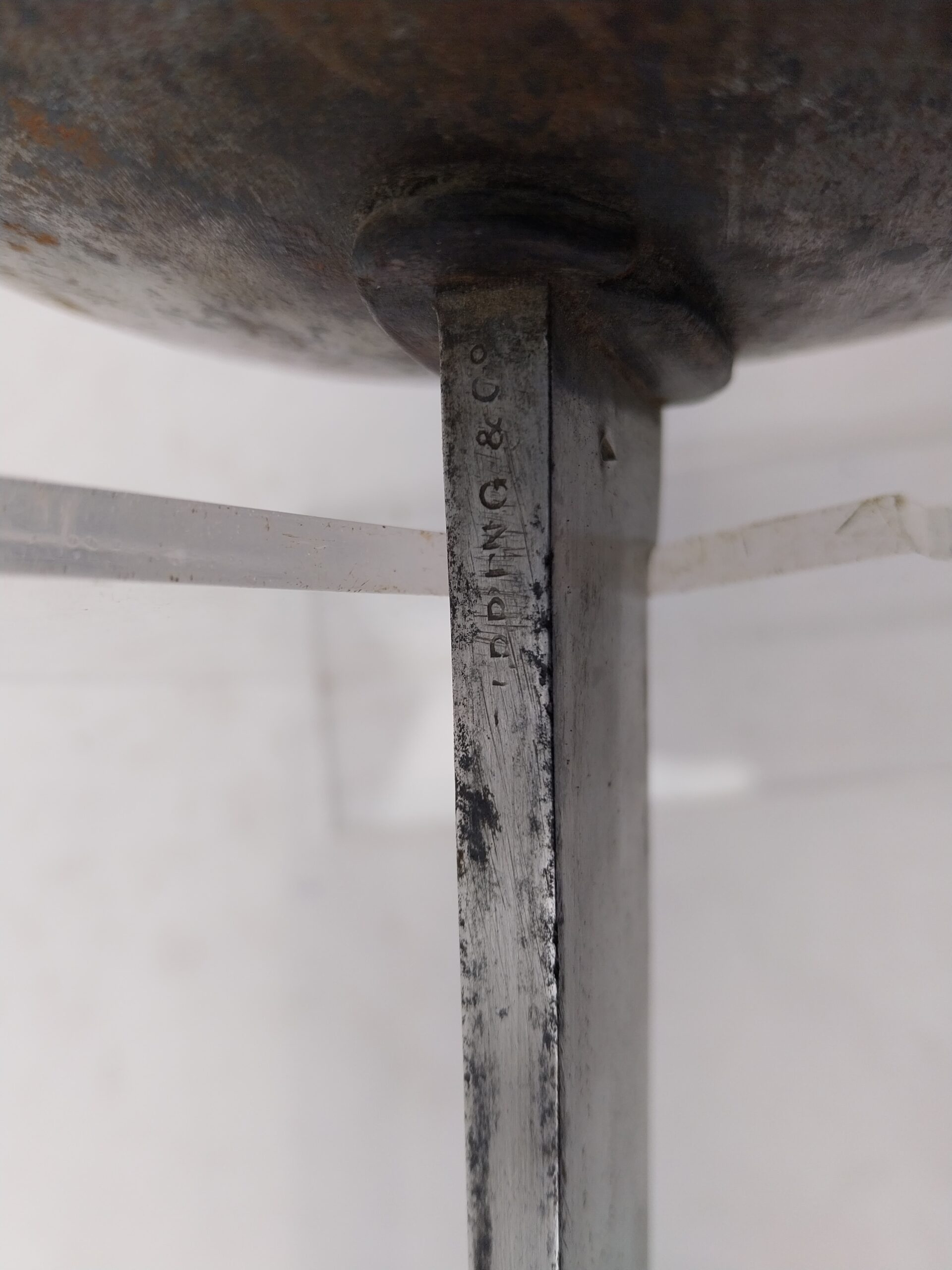 British 1845 Pattern Naval Cutlass and Scabbard - Image 4