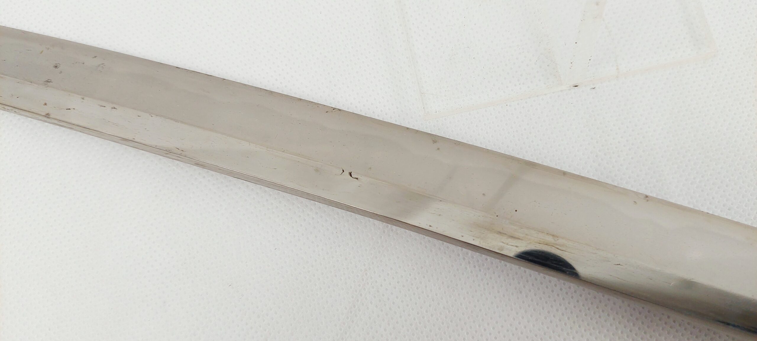 Fine Quality Circa 1550 Japanese Wakizashi With Two Hole Tang And Black Lacquered Scabbard - Image 11