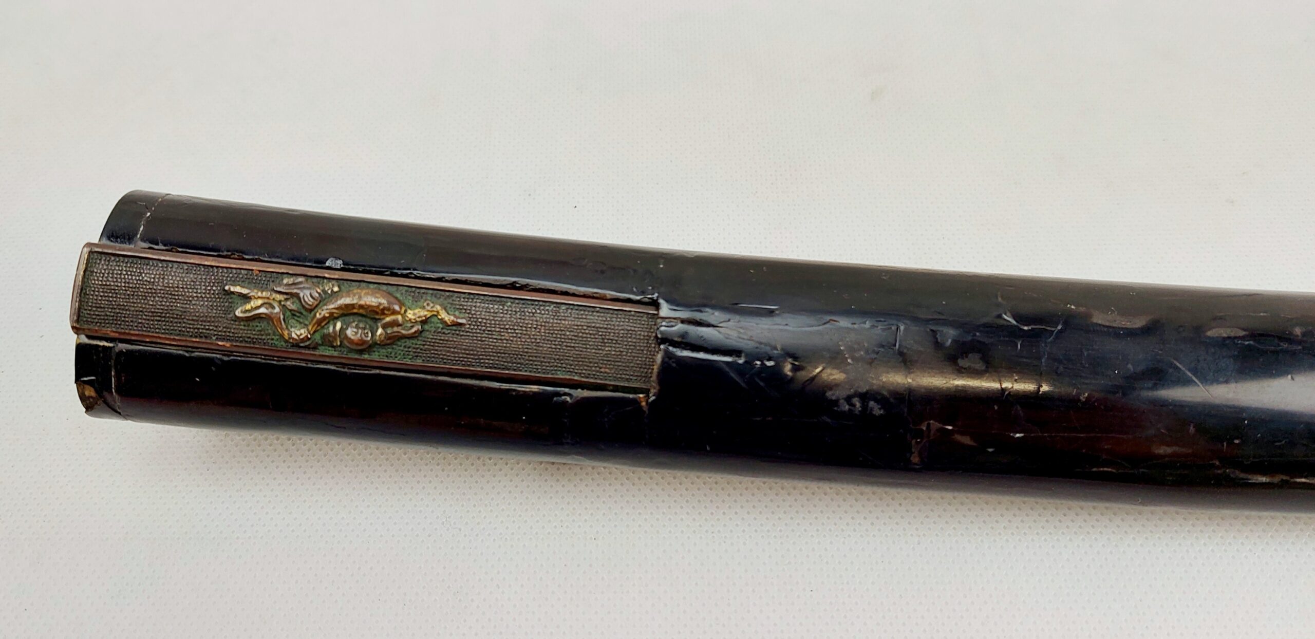 Fine Quality Circa 1550 Japanese Wakizashi With Two Hole Tang And Black Lacquered Scabbard - Image 4