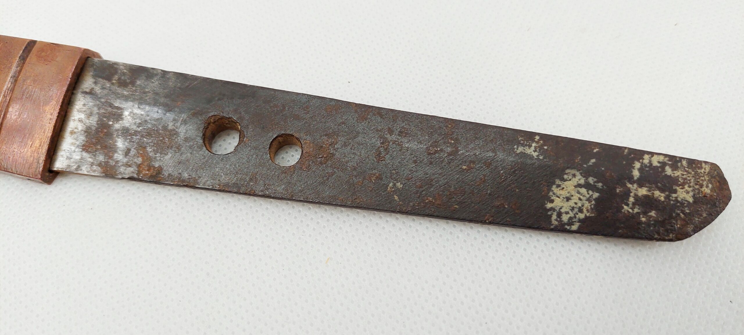 Fine Quality Circa 1550 Japanese Wakizashi With Two Hole Tang And Black Lacquered Scabbard - Image 27