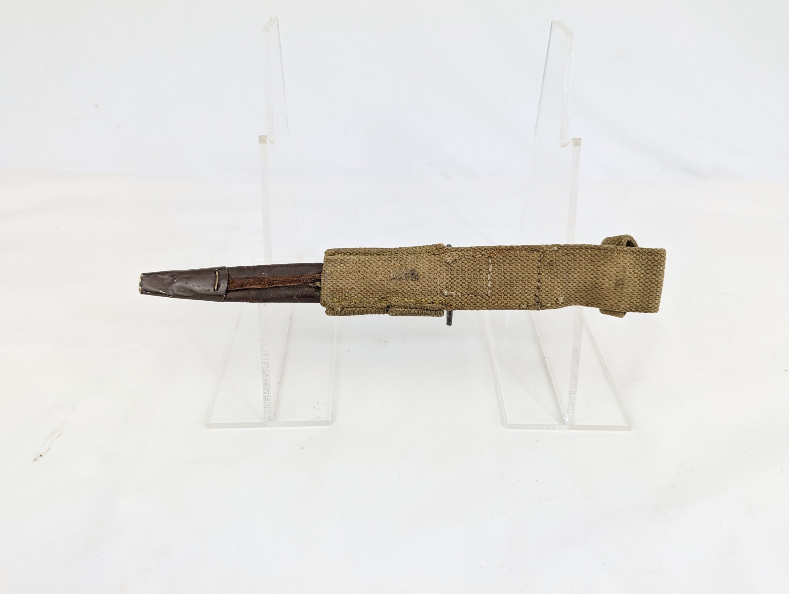 Rare 2nd Pattern Ribbed and Roped Fairbairn-Sykes Commando Dagger and Scabbard - Image 3