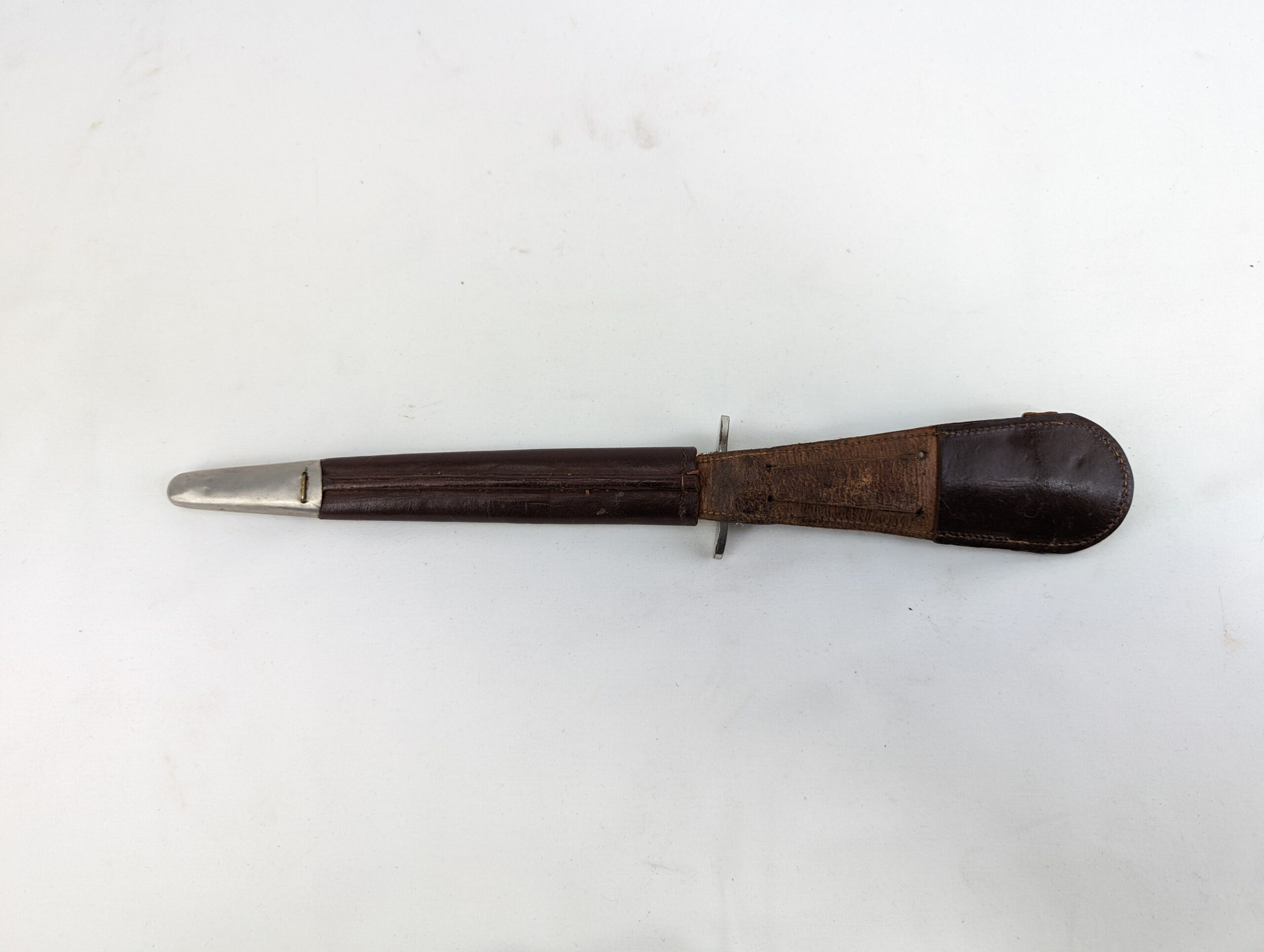 Immaculate First Pattern Wilkinson Fairbairn Sykes Commando Fighting Knife and Scabbard - Image 10