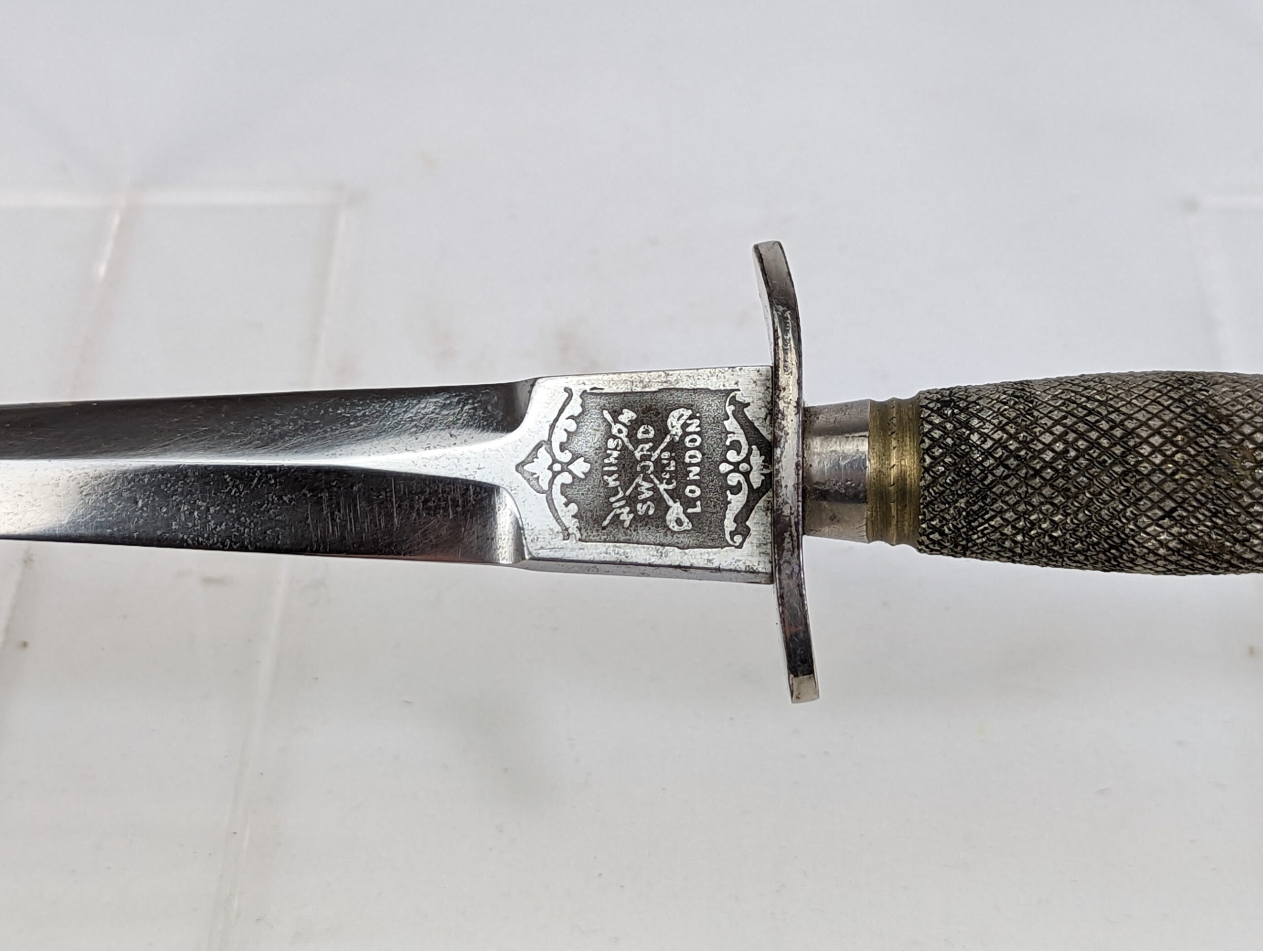 Immaculate First Pattern Wilkinson Fairbairn Sykes Commando Fighting Knife and Scabbard - Image 7