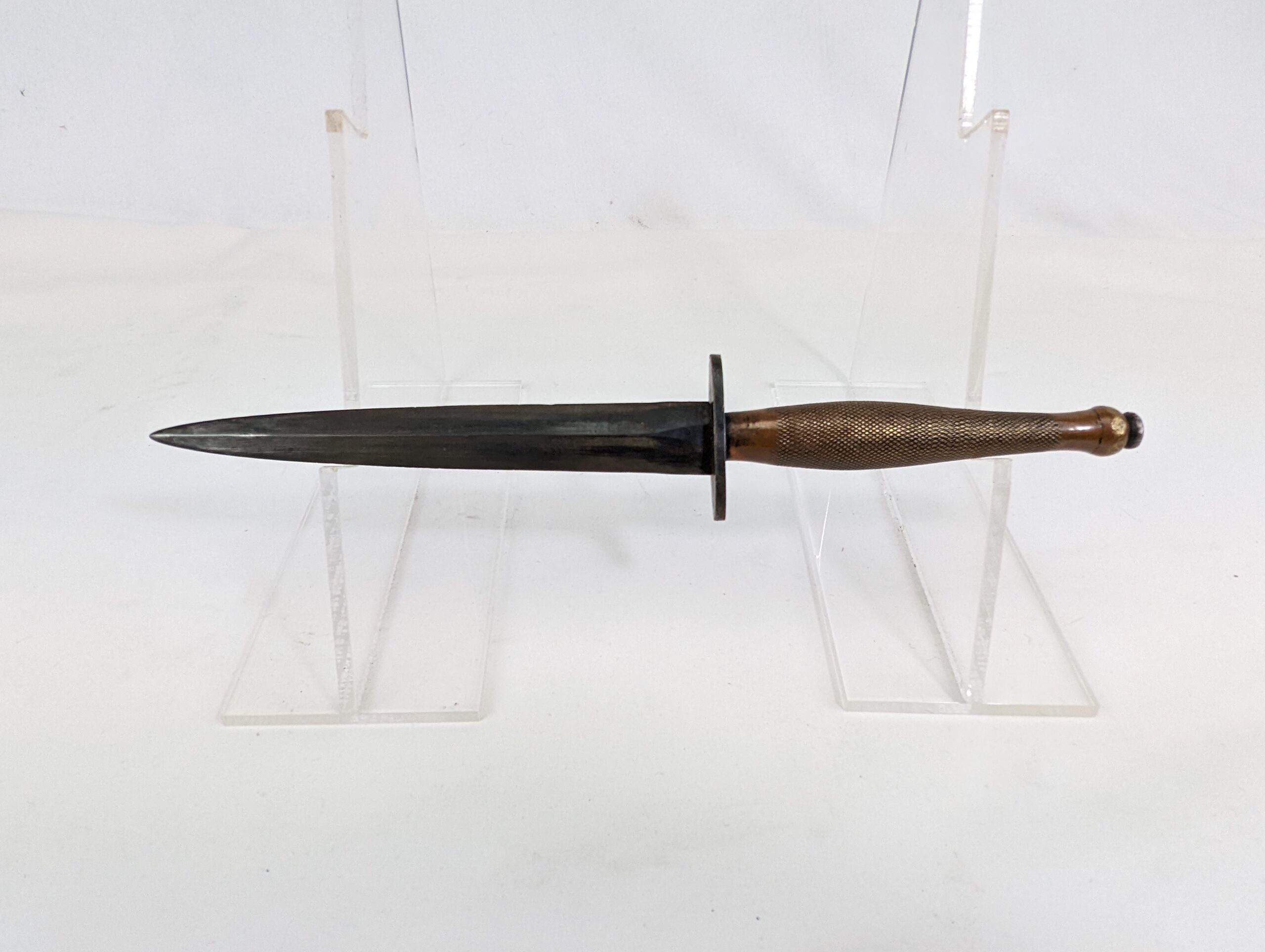 Original WW2 2nd Pattern Fairbairn Sykes Commando Fighting Knife and Scabbard #2 - Image 5