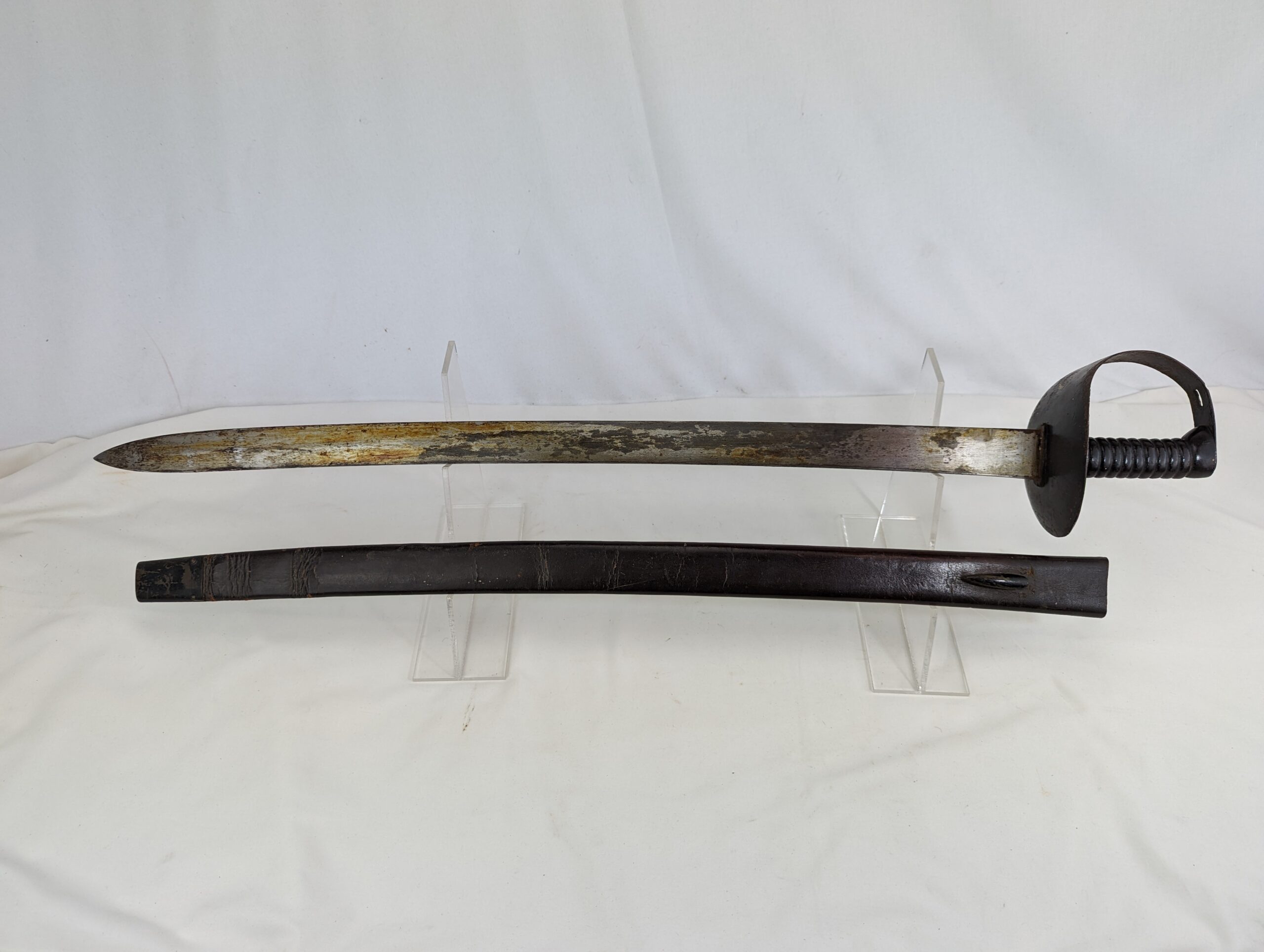 British Royal Navy 1845 Pattern Cutlass and Scabbard - Image 3
