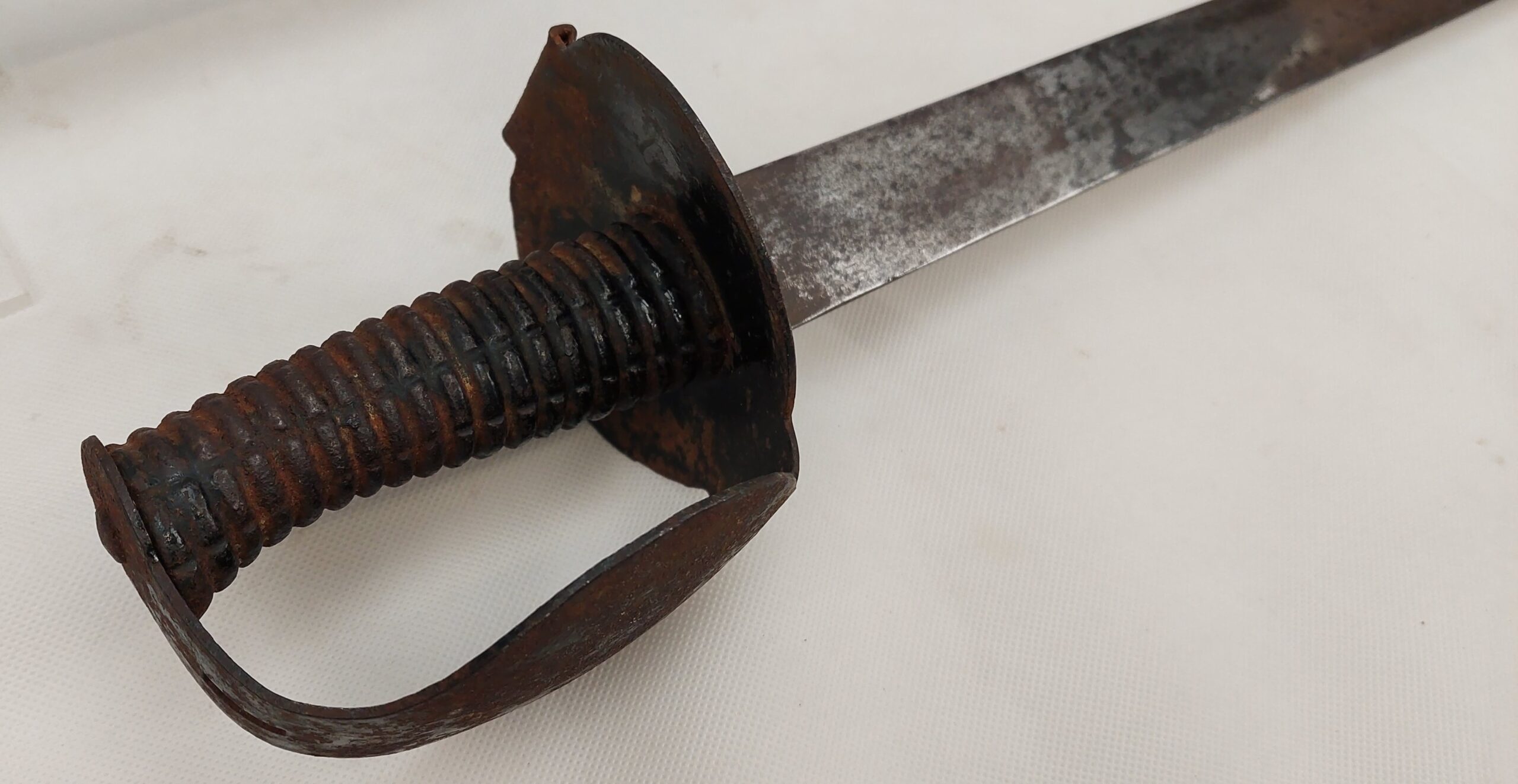Rare GR Cypher 1804 Pattern Figure Of 8 Cutlass With Scabbard - Image 9
