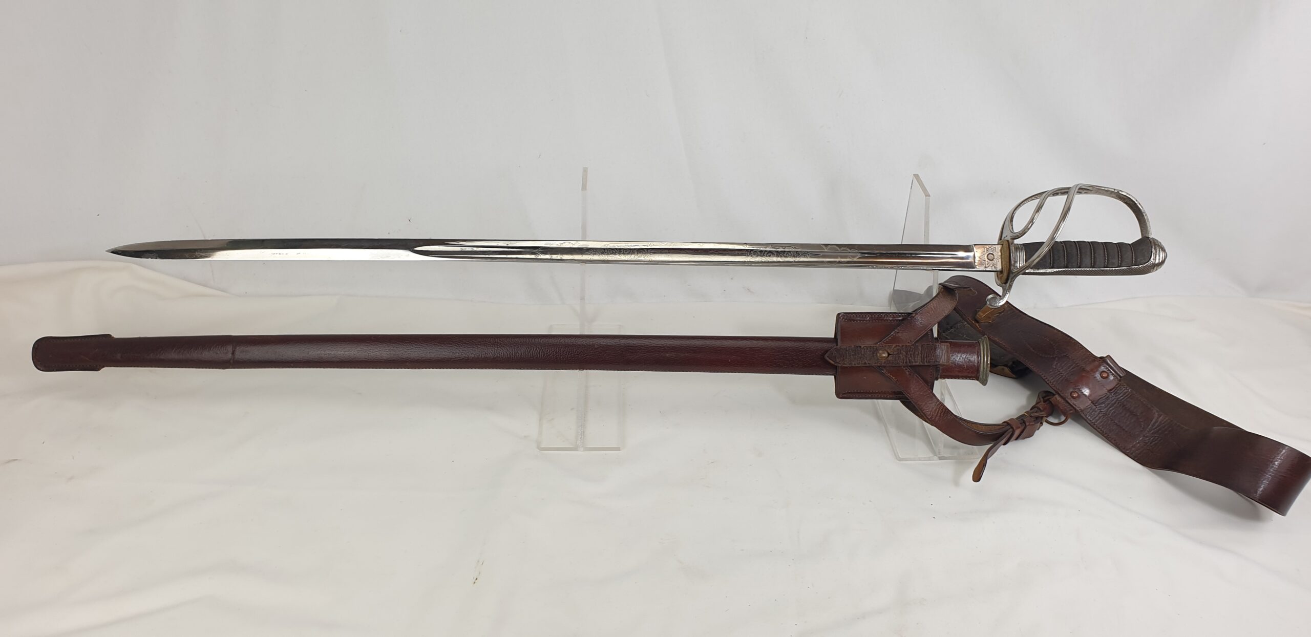 Scottish Lanarkshire Royal Artillery Volunteers Sword 1827 Pattern Light Cavalry Sabre, Leather Frog, Leather Field Scabbard and Belt - Image 3