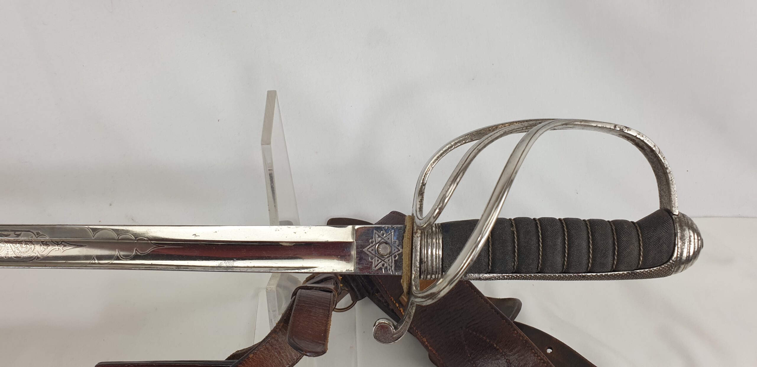 Scottish Lanarkshire Royal Artillery Volunteers Sword 1827 Pattern Light Cavalry Sabre, Leather Frog, Leather Field Scabbard and Belt - Image 4