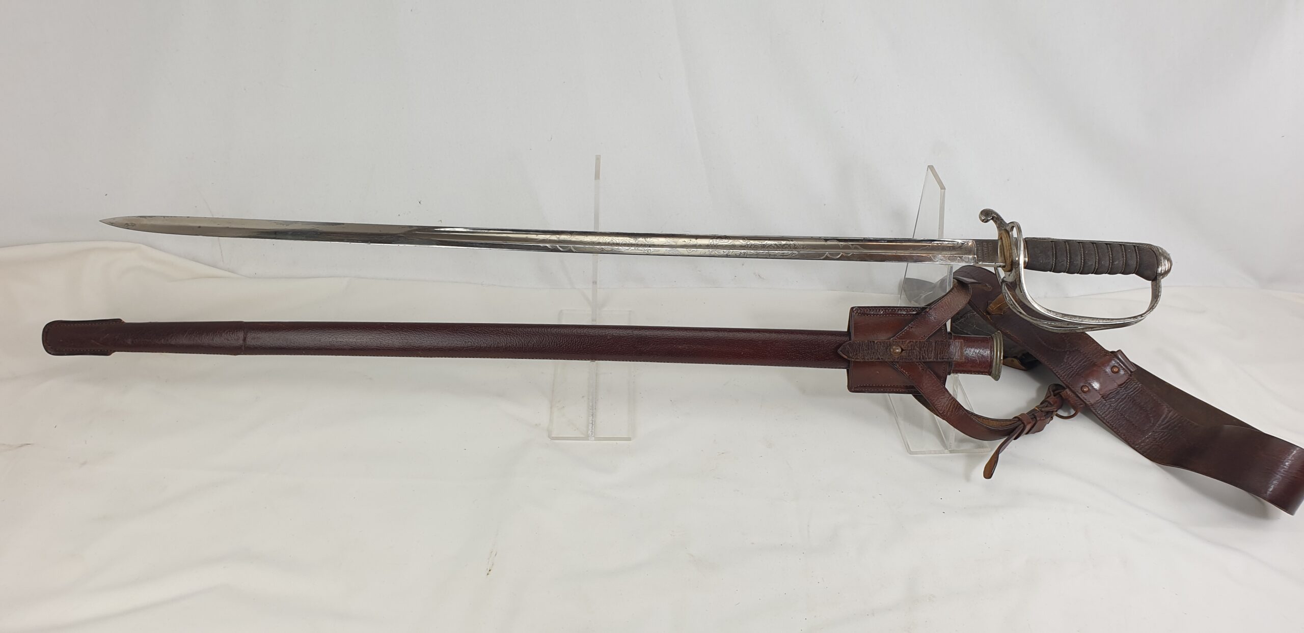 Scottish Lanarkshire Royal Artillery Volunteers Sword 1827 Pattern Light Cavalry Sabre, Leather Frog, Leather Field Scabbard and Belt - Image 9