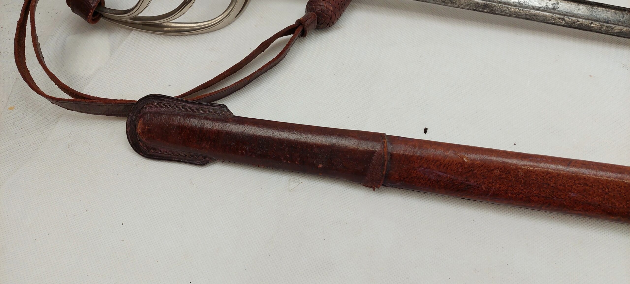 WW1 British Artillery Officers Sword, Scabbard, Frog, Straps And Sword Knot - Image 5