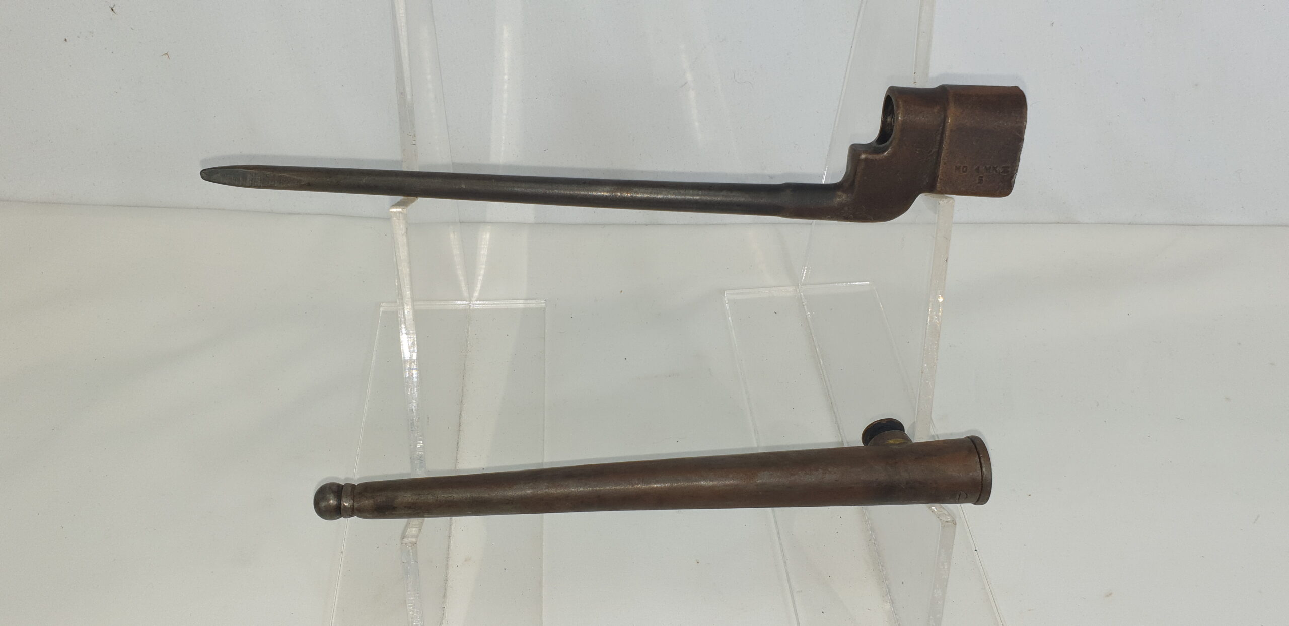 WW2 British Lee Enfield No4 Mk II 5 bayonet - Image 3