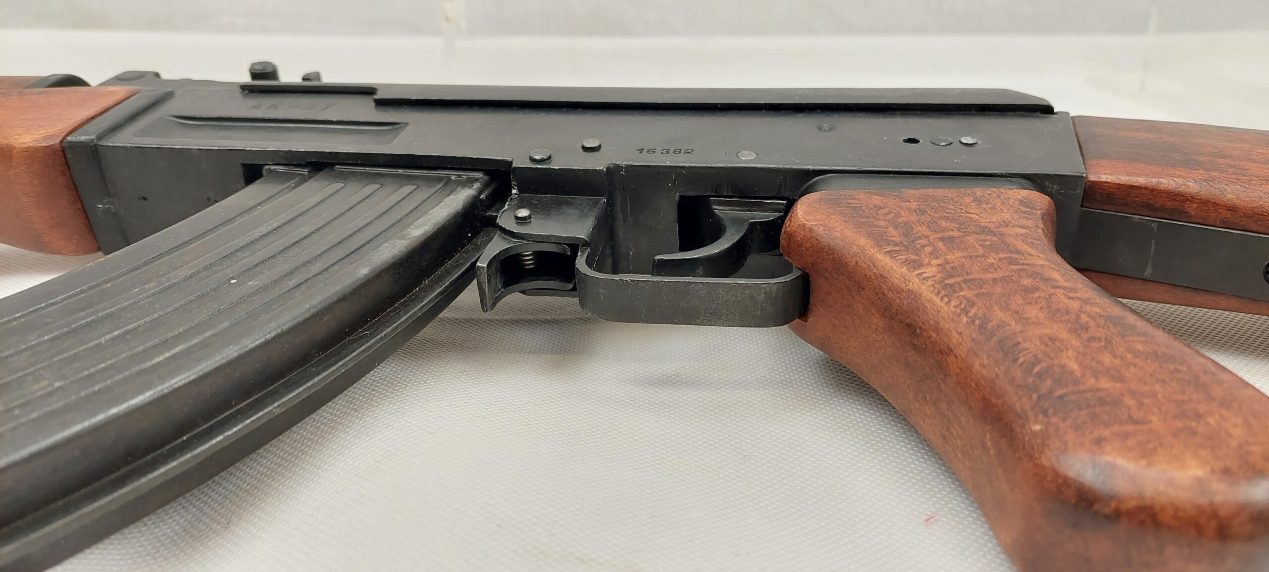 Well Made Replica Inert AK47 Assault Rifle - Image 3