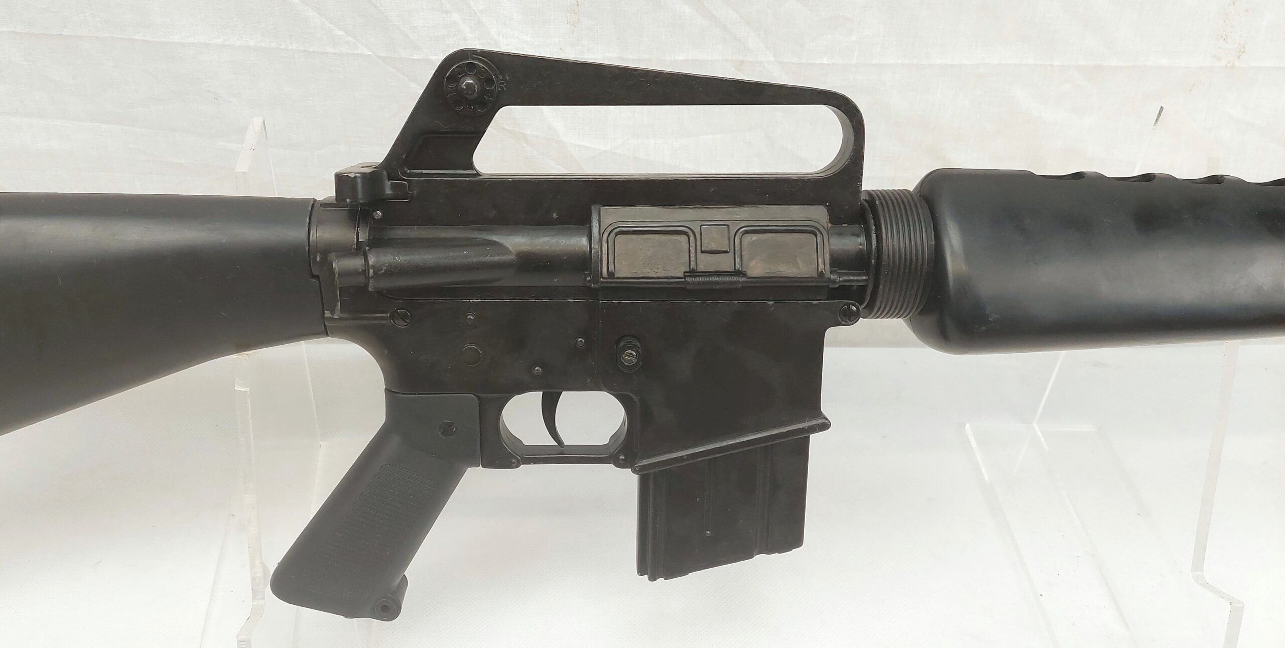 Well Made Replica Inert Denix M16 Assault Rifle - Image 16
