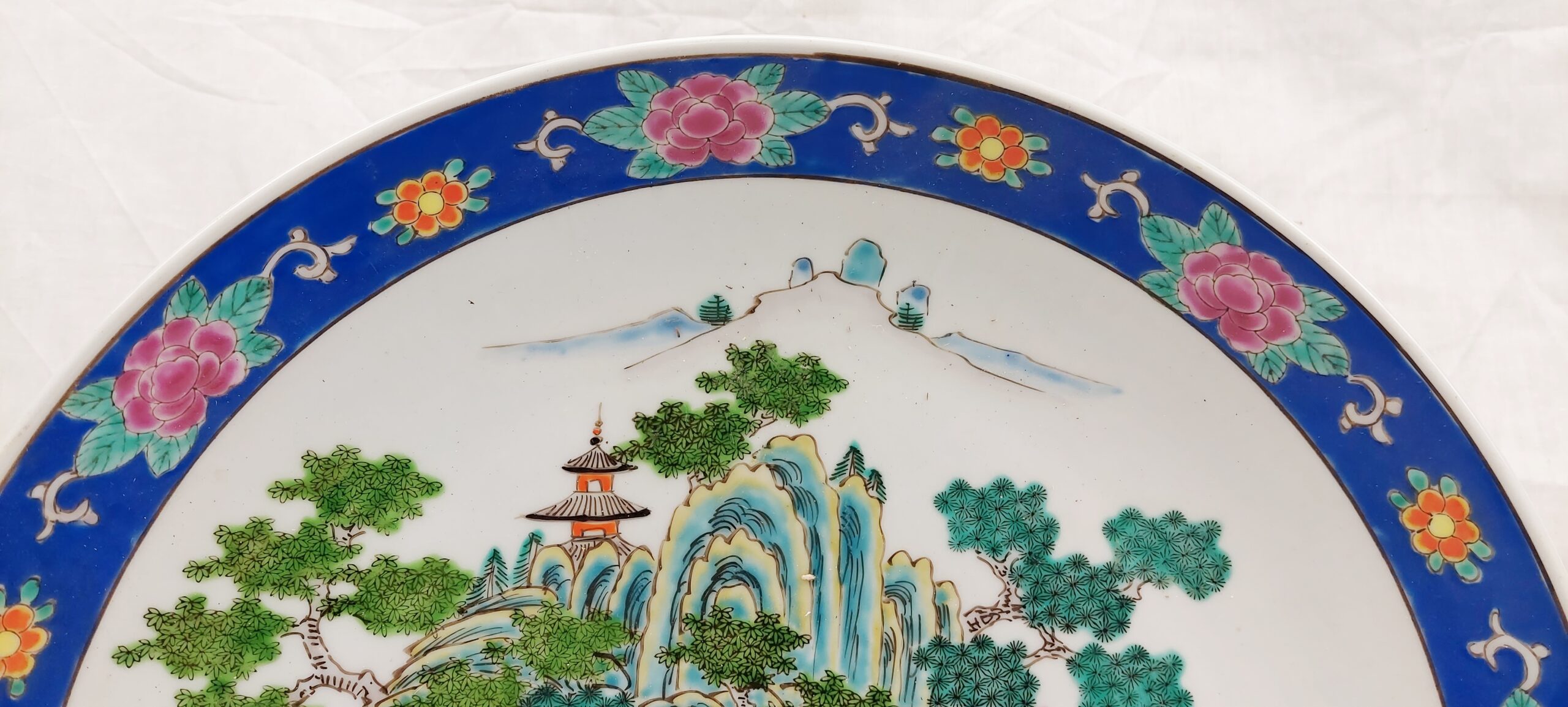 Large Decorative Japanese Scene Plate - Image 2