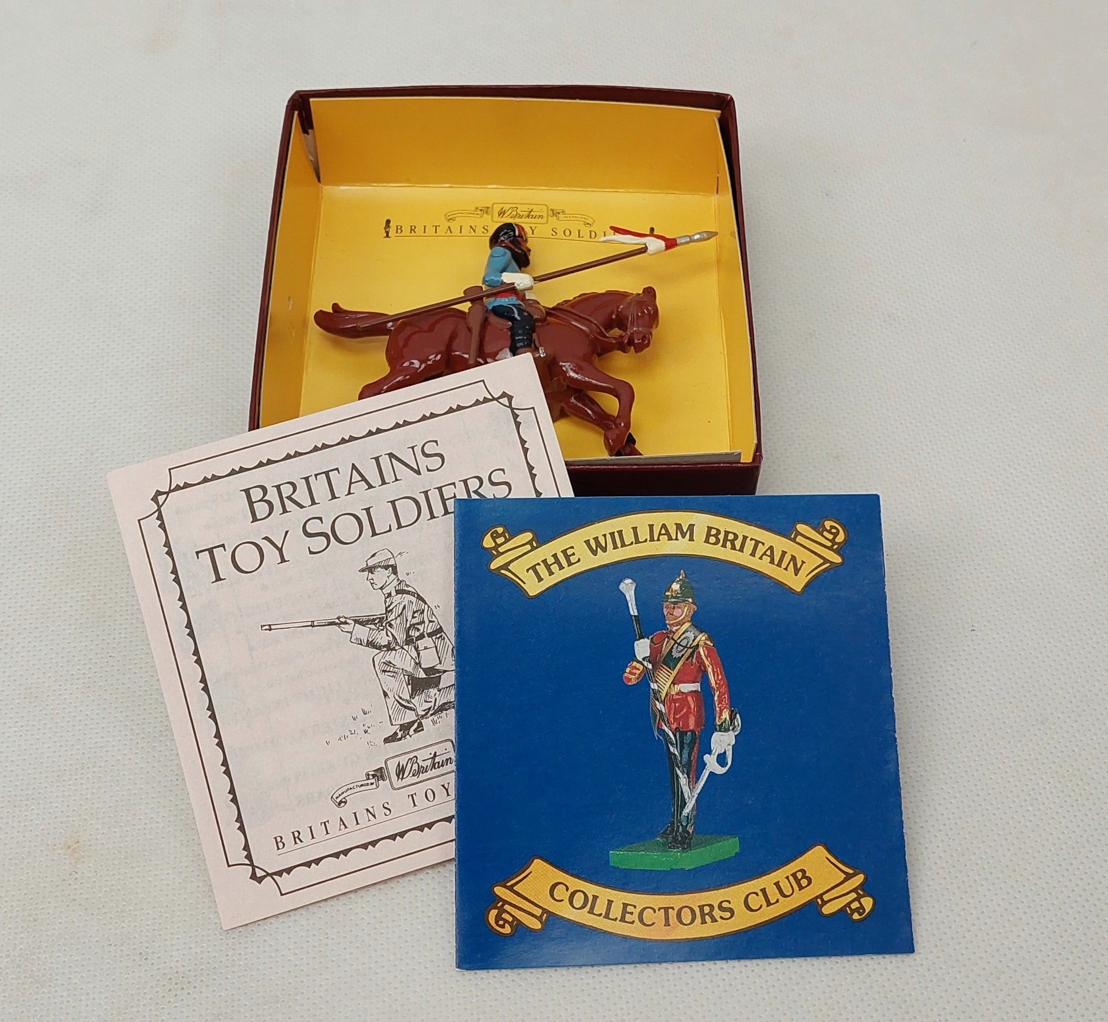 Britains Toy Soldiers 8839 – 27th Light Cavalry (Madras) Figure Boxed #3 - Image 3