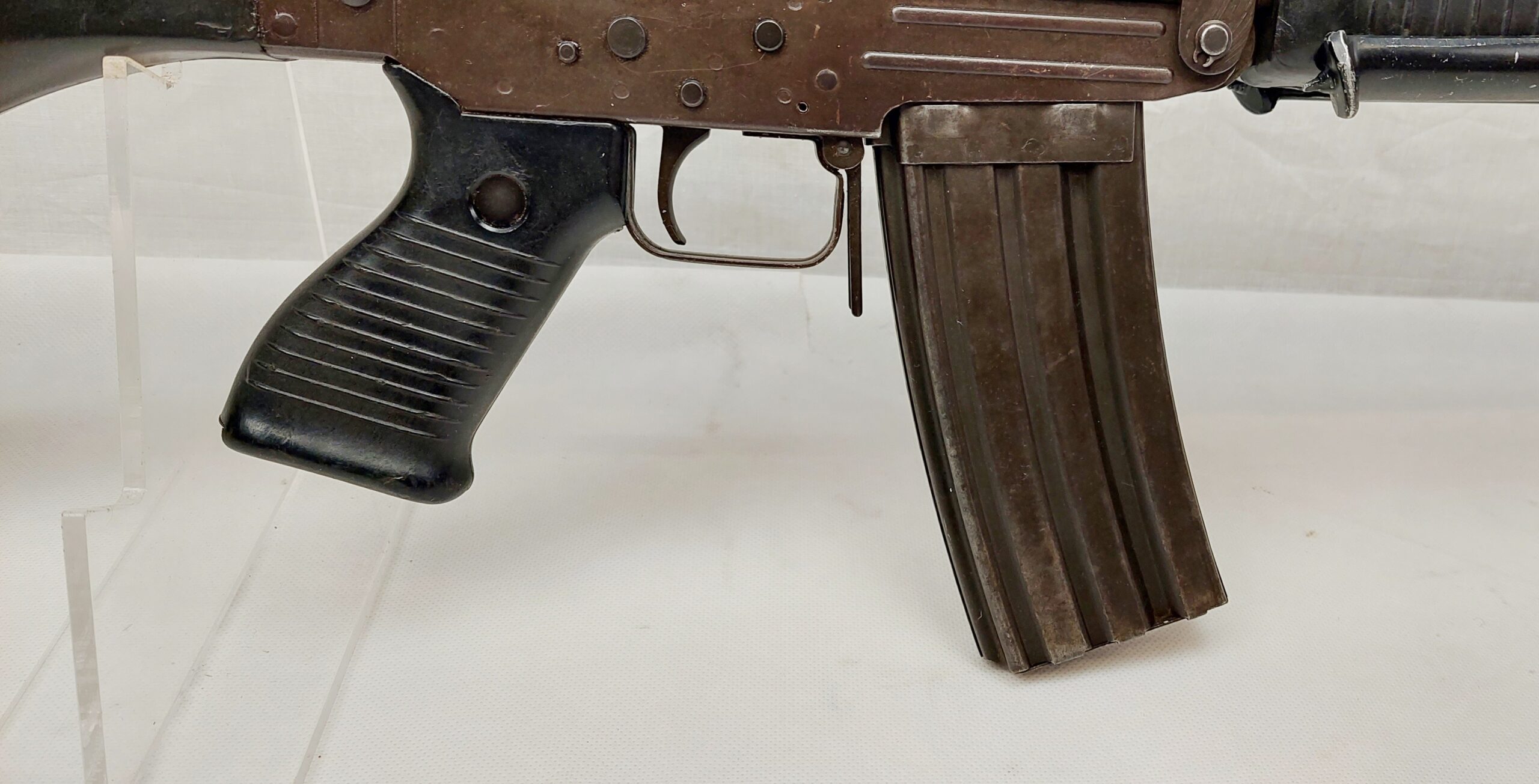 Deactivated AR70/223 Assault Rifle/Light Machine Gun - Image 15
