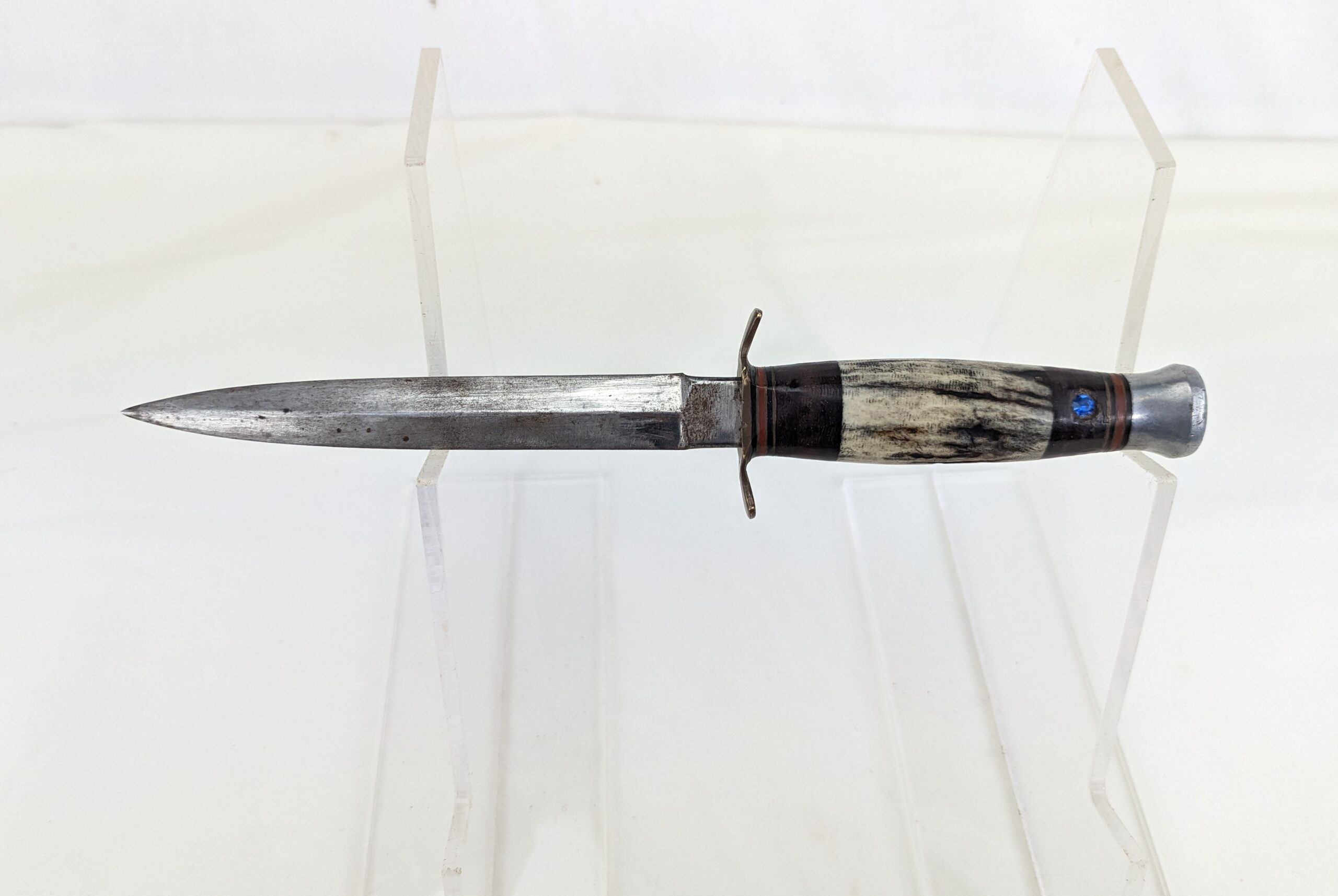 WW2 J. Nowill & Sons Fighting Dagger - Image 3