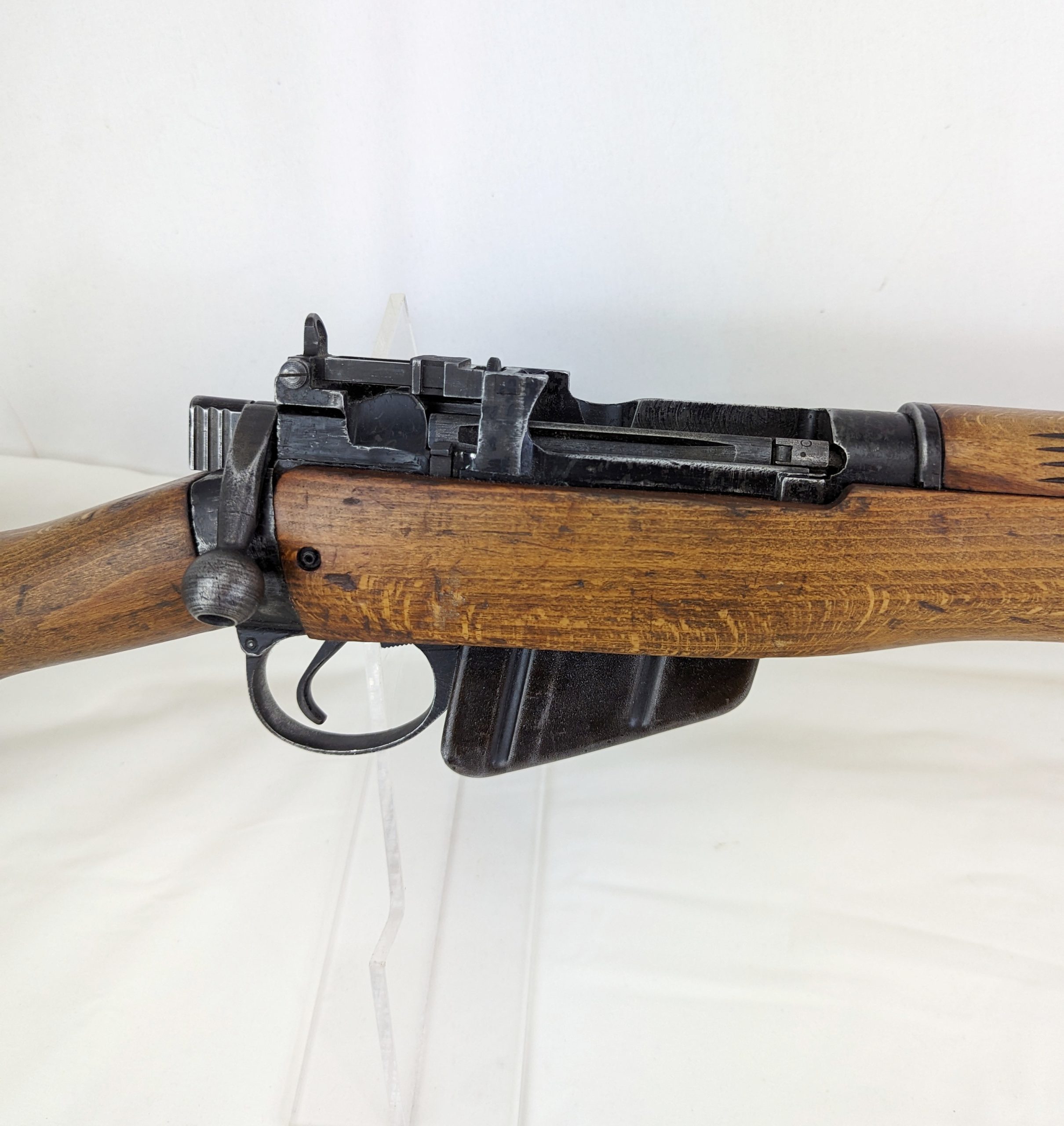 WW2 Lee Enfield No.4 MK 1 Rifle (Deactivated) - Image 3