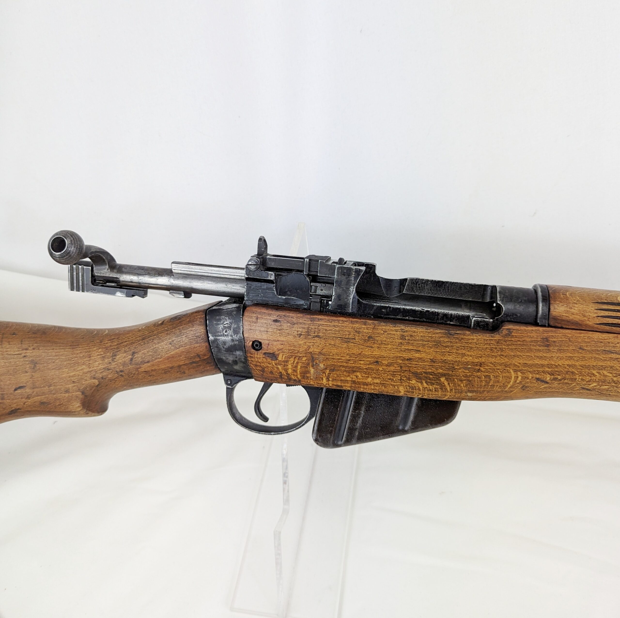 WW2 Lee Enfield No.4 MK 1 Rifle (Deactivated) - Image 4