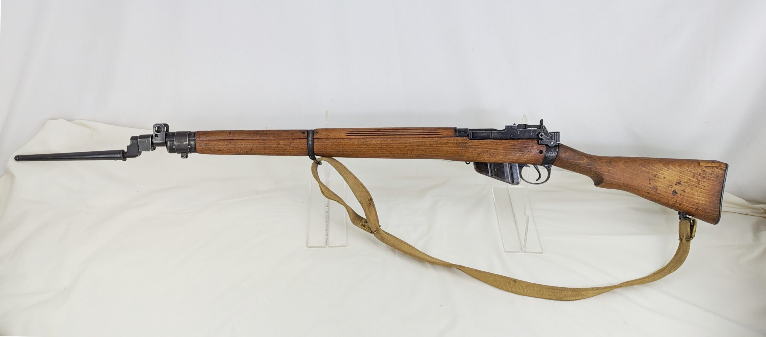 WW2 Lee Enfield No.4 MK 1 Rifle (Deactivated) - Image 6
