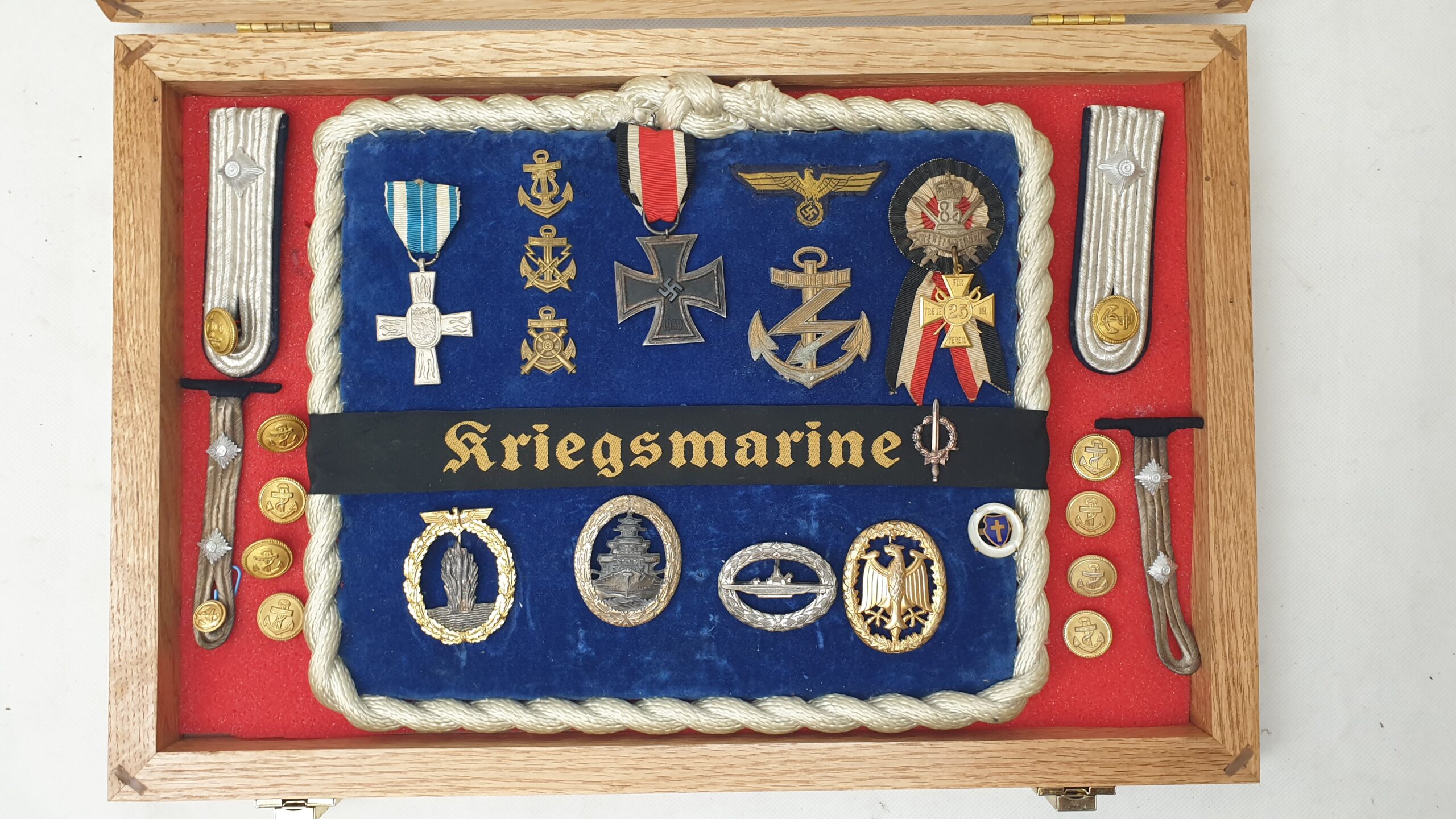 WW1, WW2 And Post-WW2 German Militaria Display