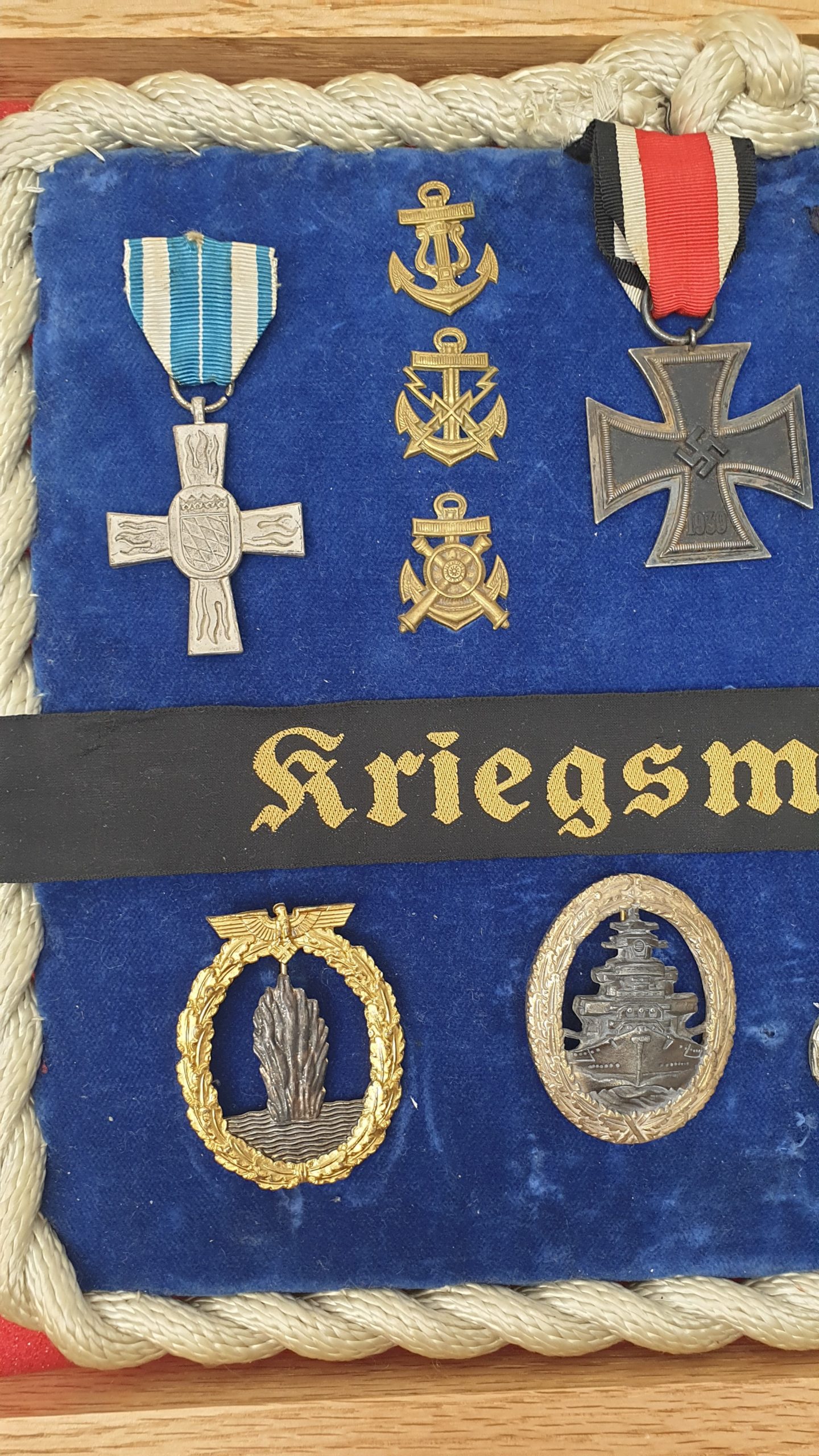 WW1, WW2 And Post-WW2 German Militaria Display - Image 12