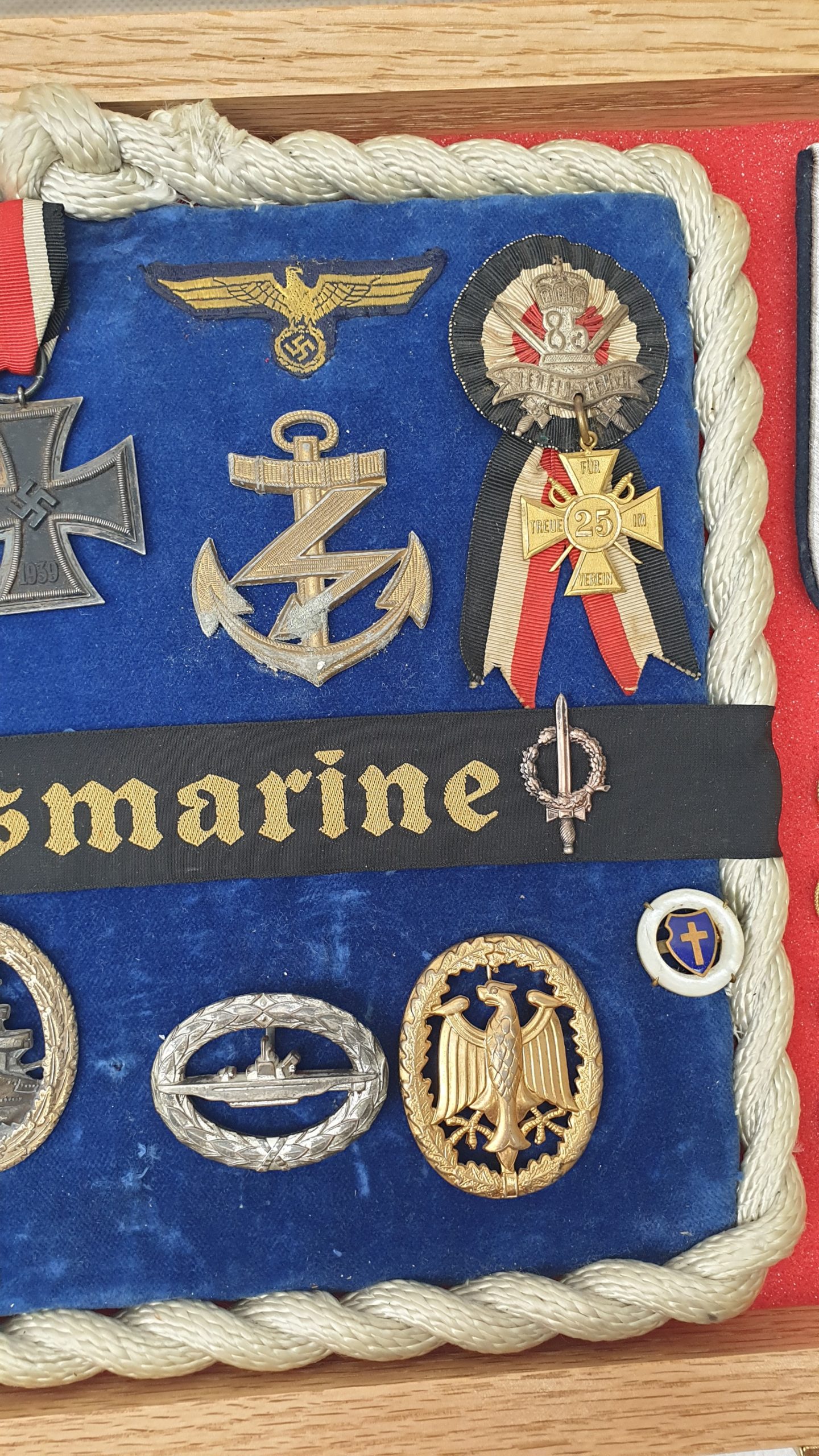 WW1, WW2 And Post-WW2 German Militaria Display - Image 11