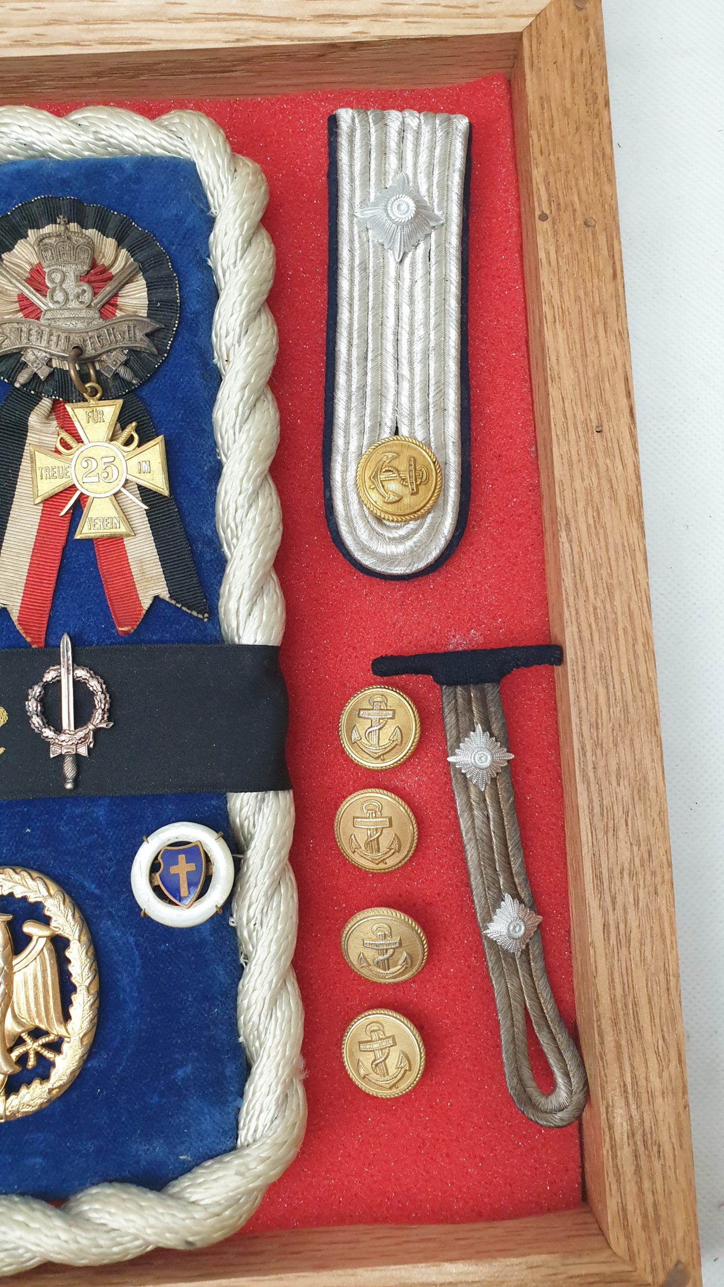 WW1, WW2 And Post-WW2 German Militaria Display - Image 10