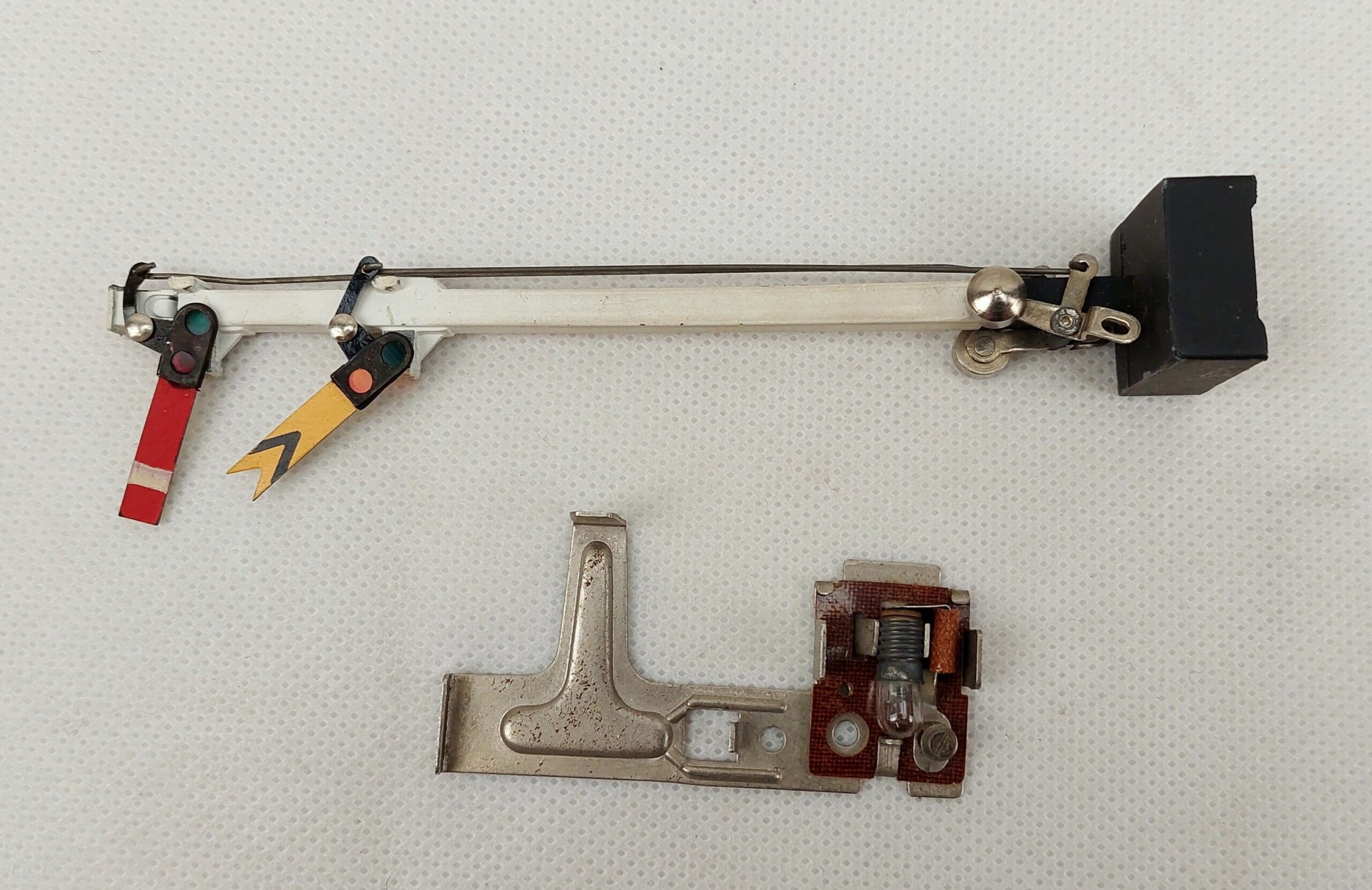 Boxed Trix Twin Railways 726 Lighted Bracket Signals Set #2 - Image 4