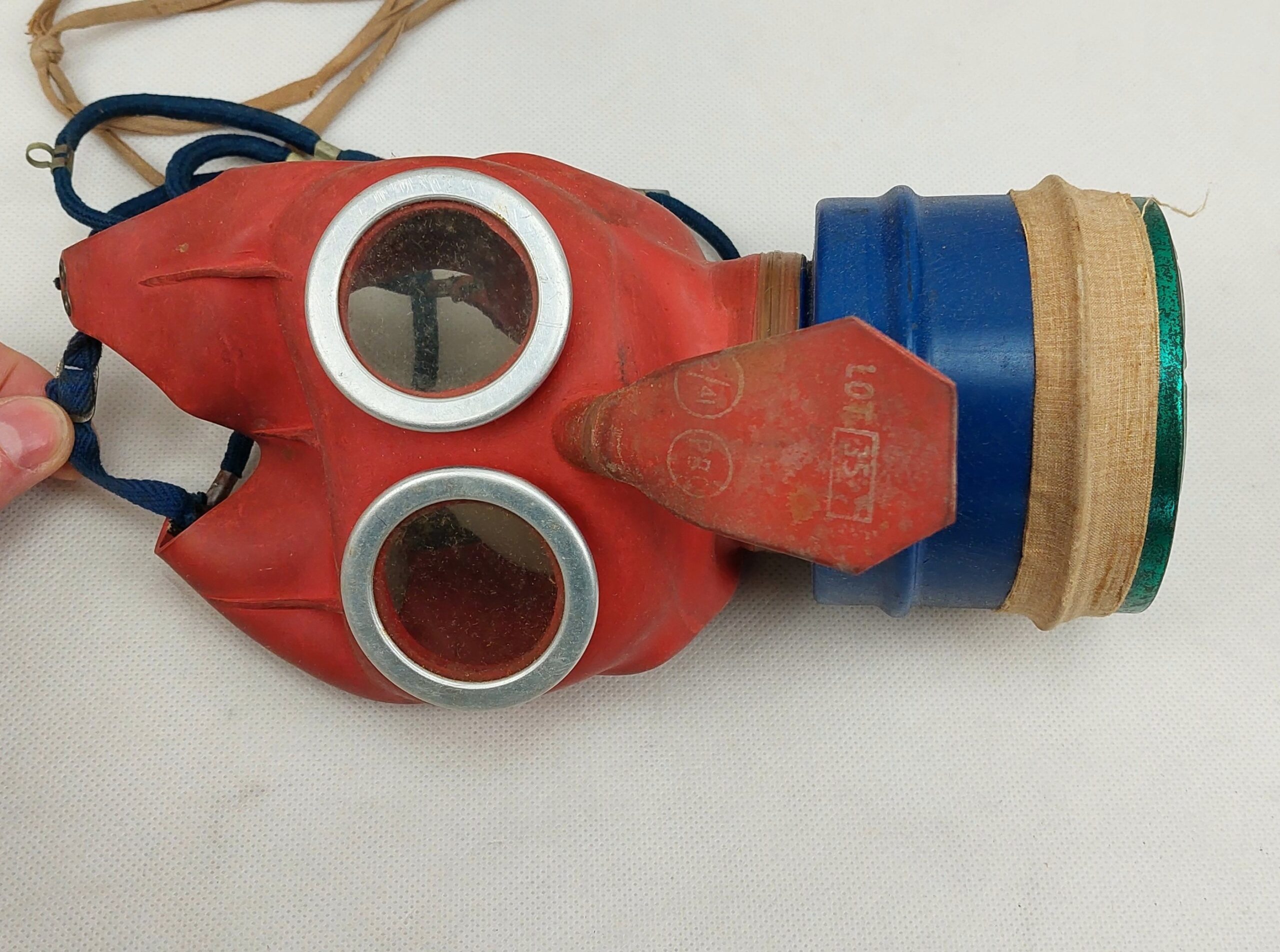 Boxed WW2 Era Childs Mickey Mouse Gas Mask - Image 3