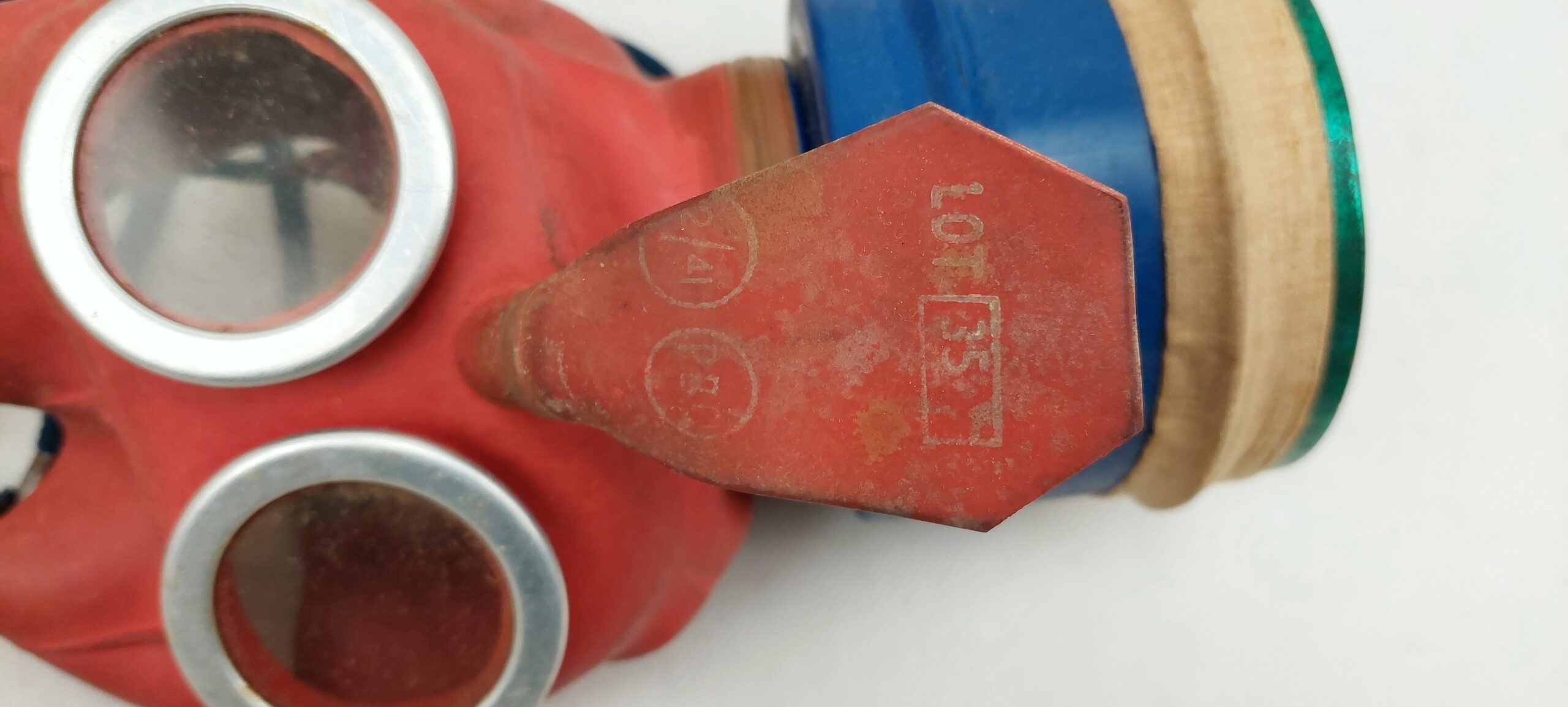 Boxed WW2 Era Childs Mickey Mouse Gas Mask - Image 4