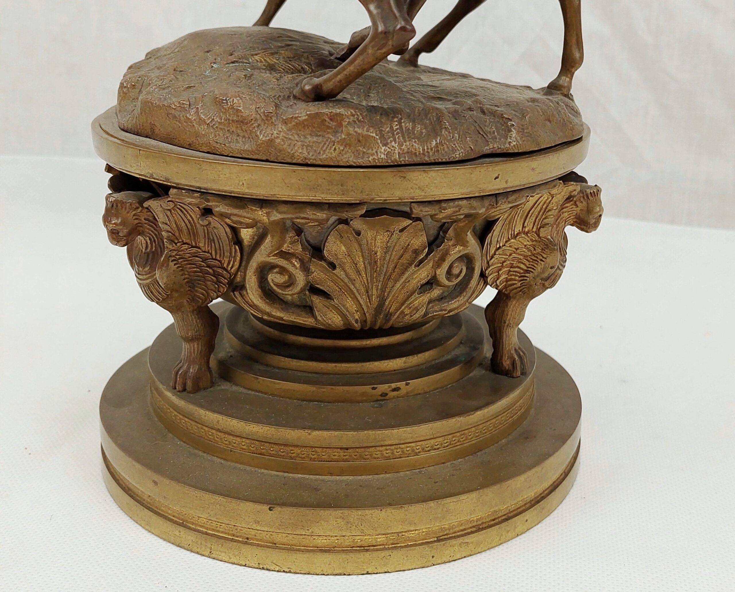 Finely Cast Victorian Bronze And Brass Desk Statue Of Two Prancing Horses - Image 7