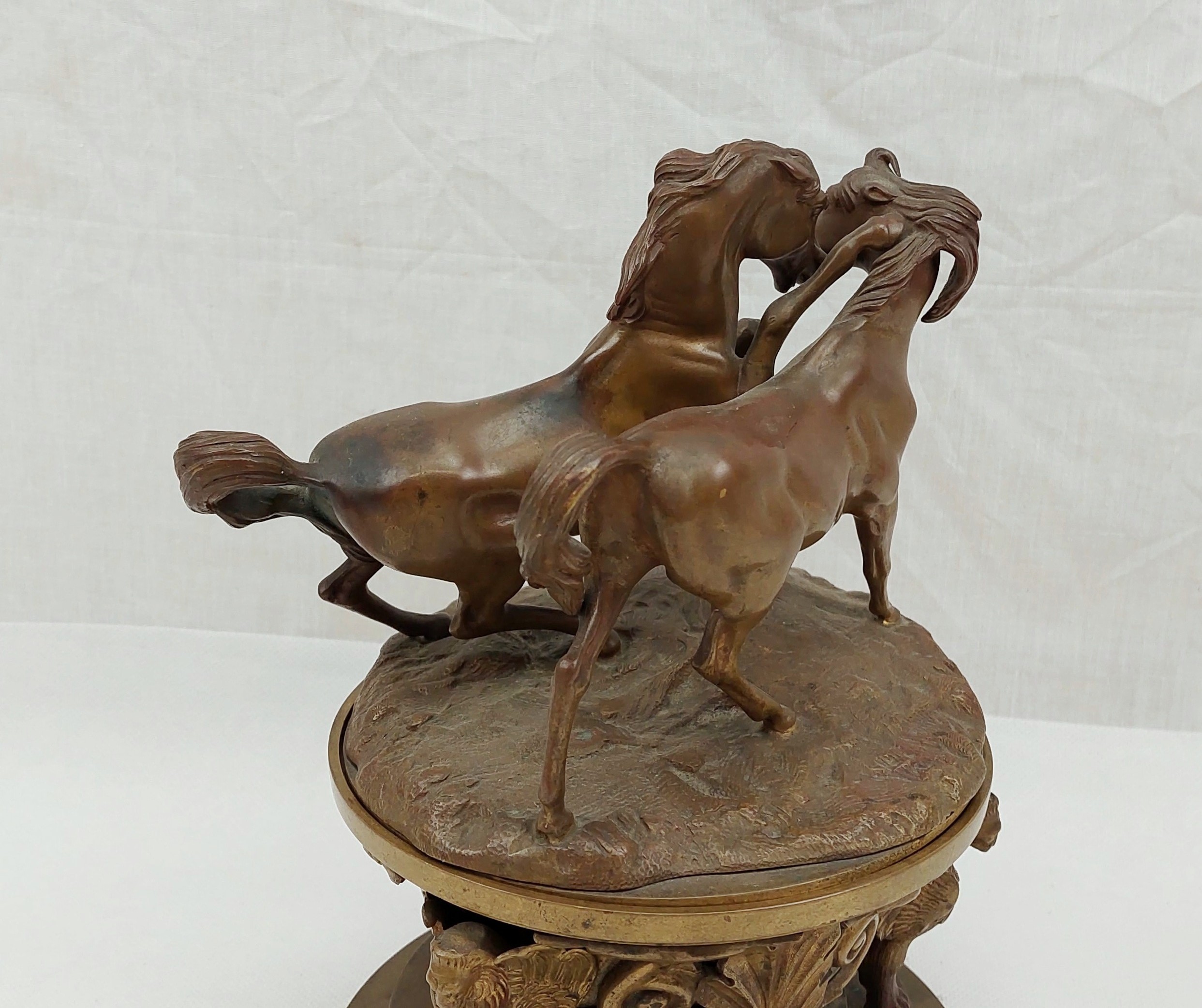 Finely Cast Victorian Bronze And Brass Desk Statue Of Two Prancing Horses - Image 6