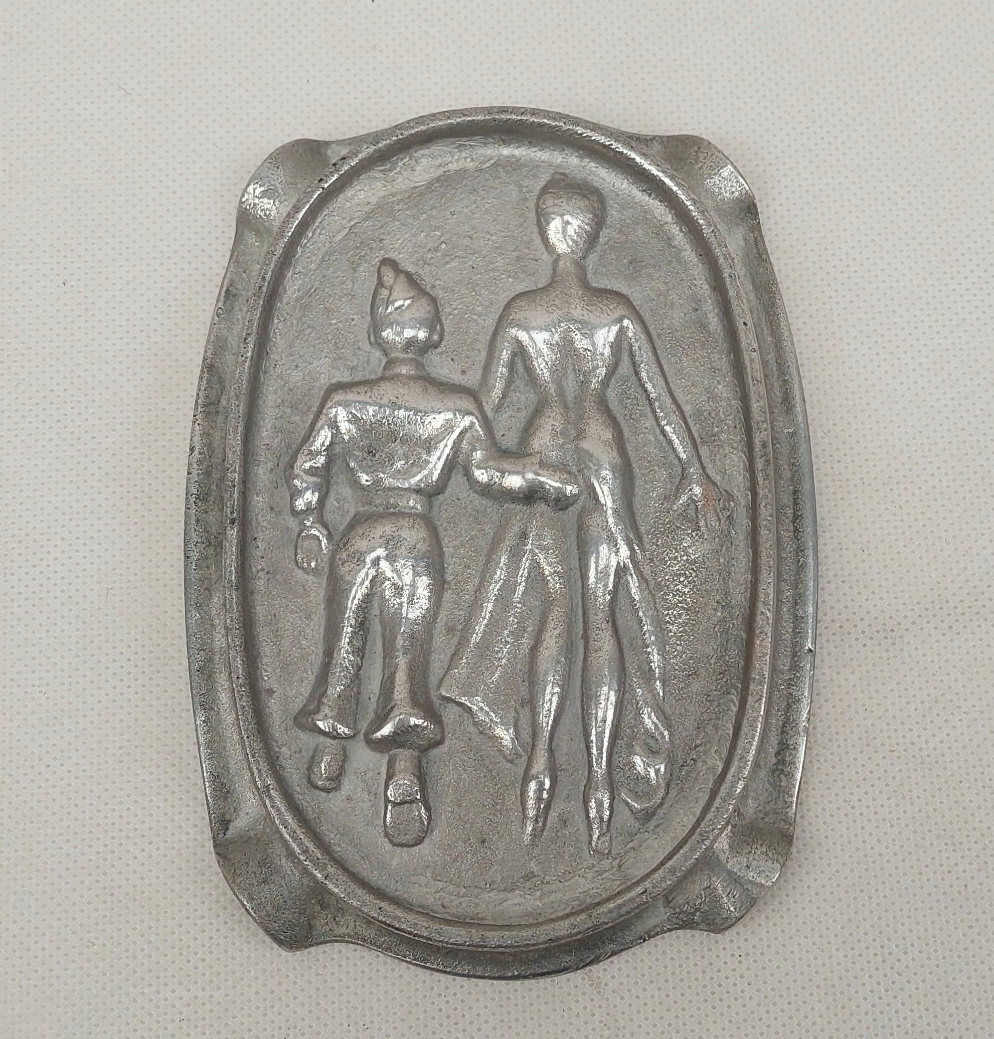 WW2 Saucy Novelty Double Sided Soldier Ashtray - Image 2
