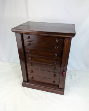 Small Wellington Collector's Chest