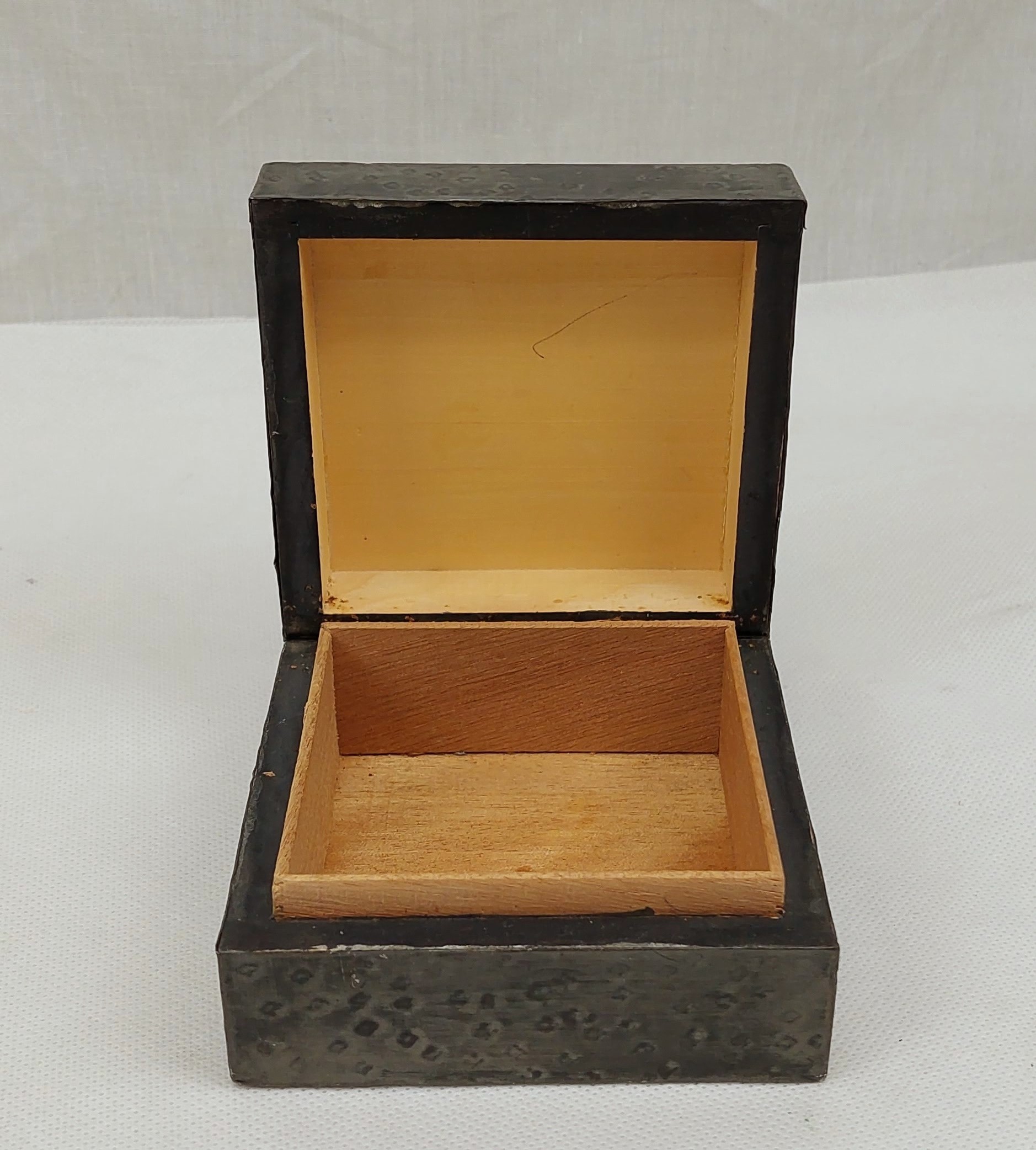 Art Nouveau Pewter And Cabochon Trinket Box - Image 5